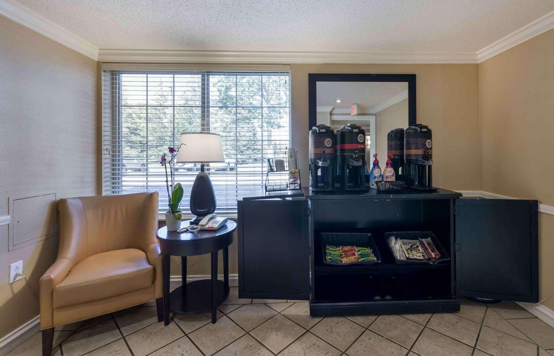 Extended Stay America Suites - Cleveland - Airport - North Olmsted photo 9