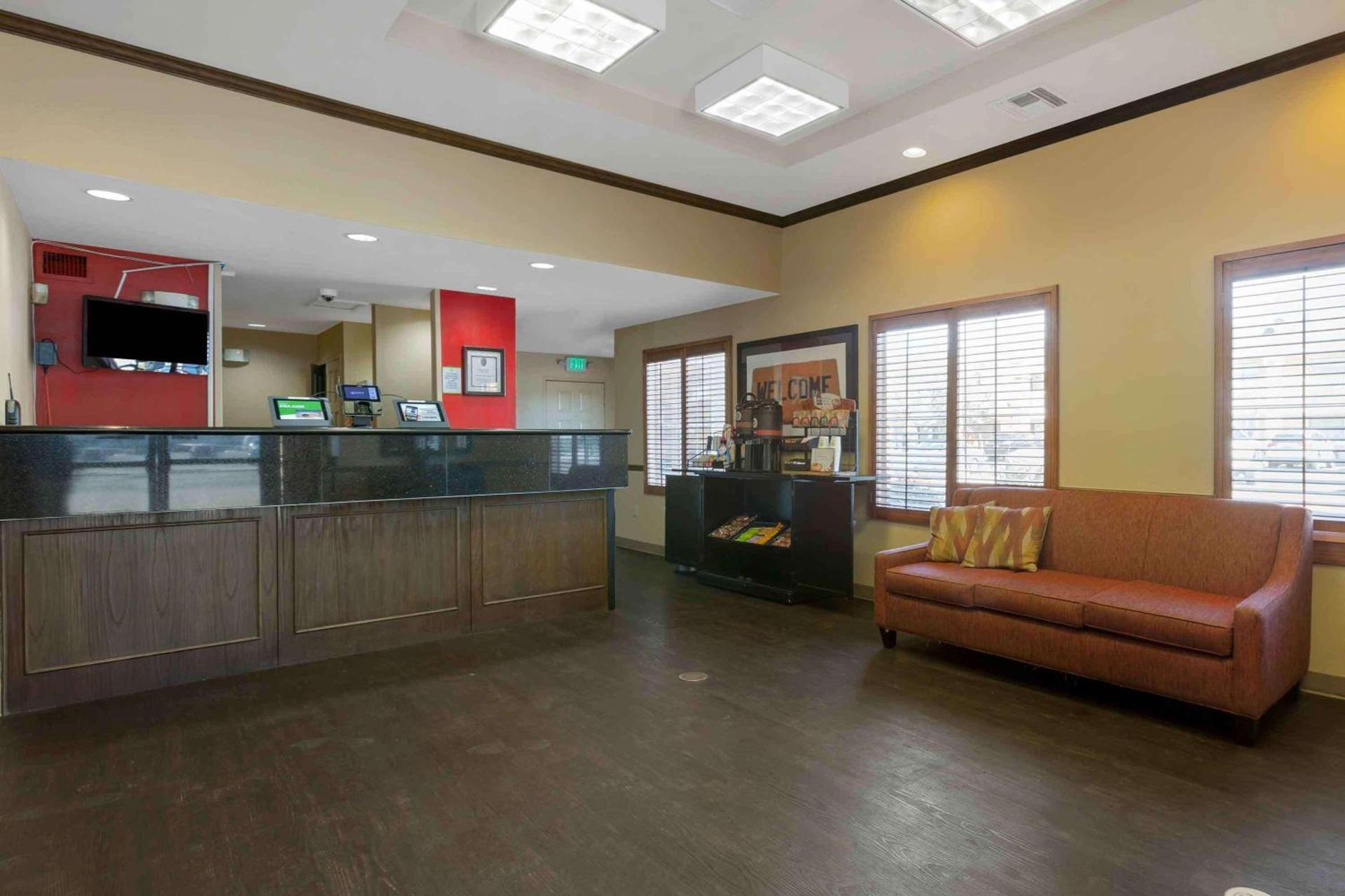 Extended Stay America Select Suites - Phoenix - Airport - E Oak St photo 3