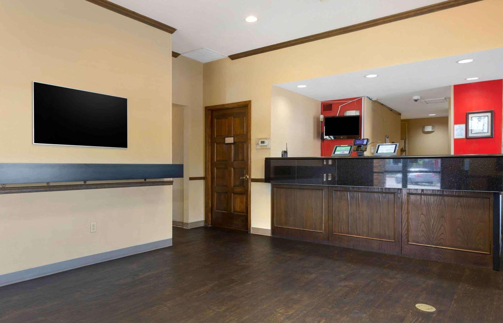 Extended Stay America Select Suites - Phoenix - Airport - E Oak St photo 4