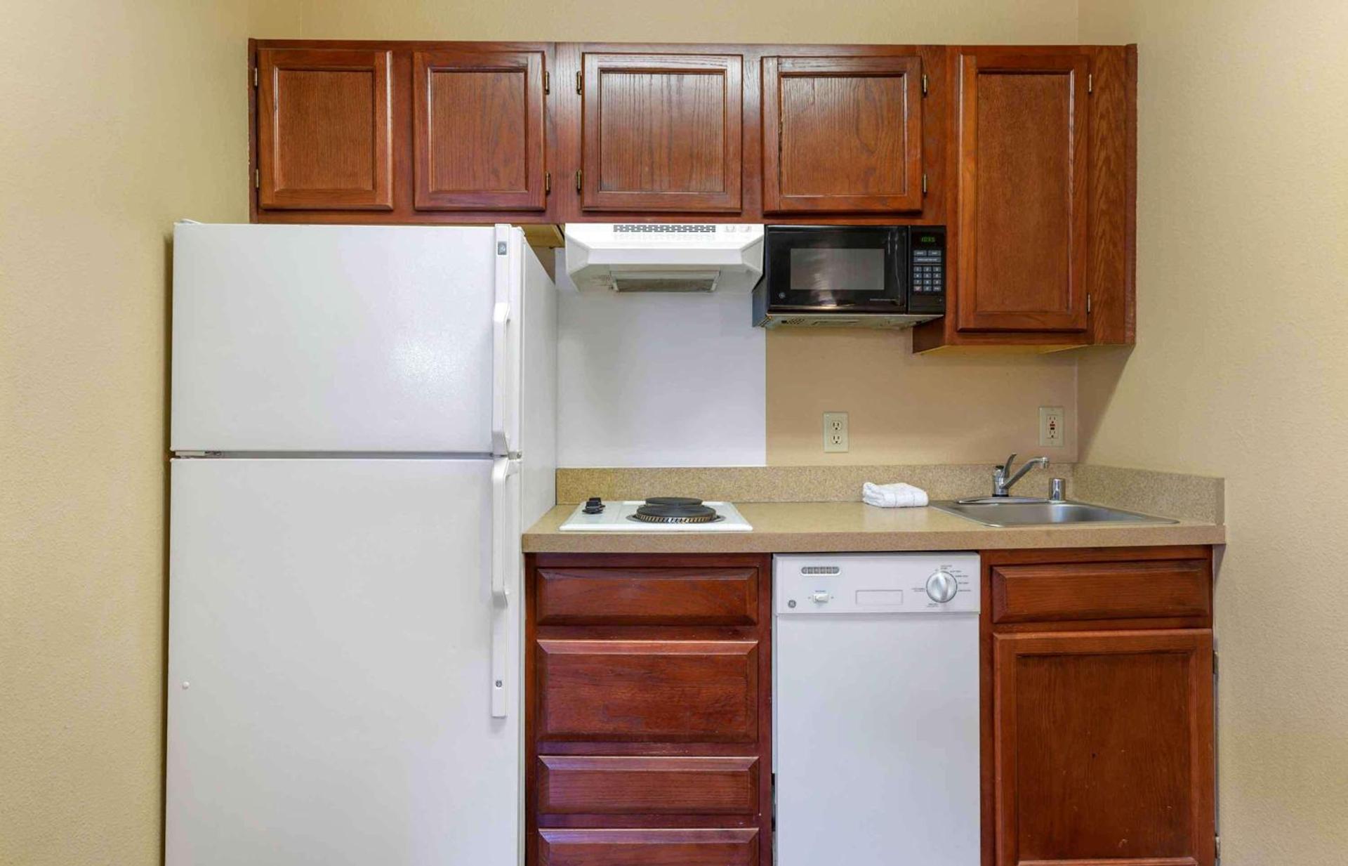 Extended Stay America Select Suites - Phoenix - Airport - E Oak St photo 13