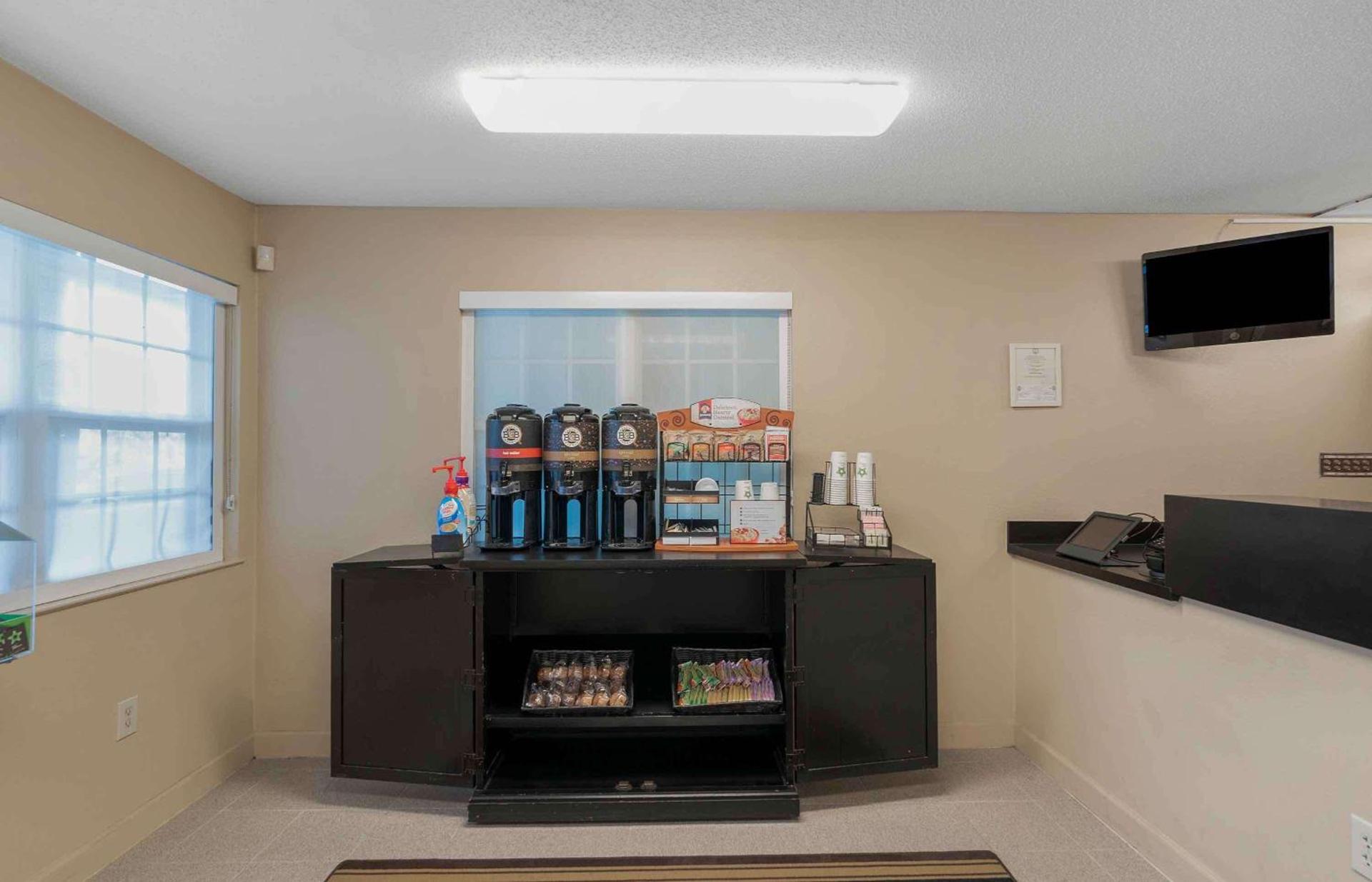 Extended Stay America Suites - Virginia Beach - Independence Blvd photo 9