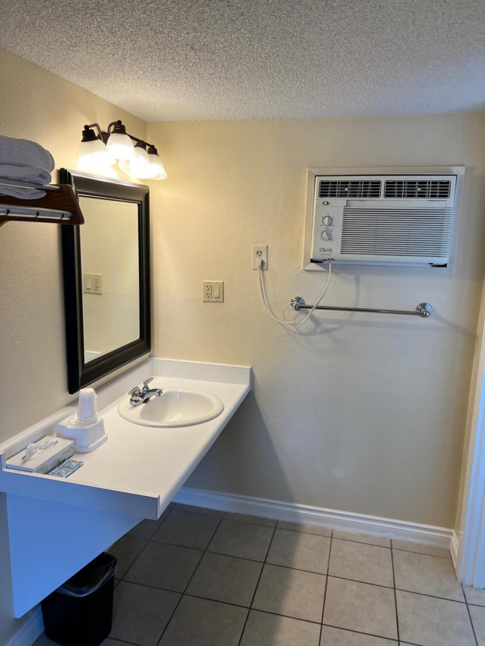 Timbers INN and Suites photo 16