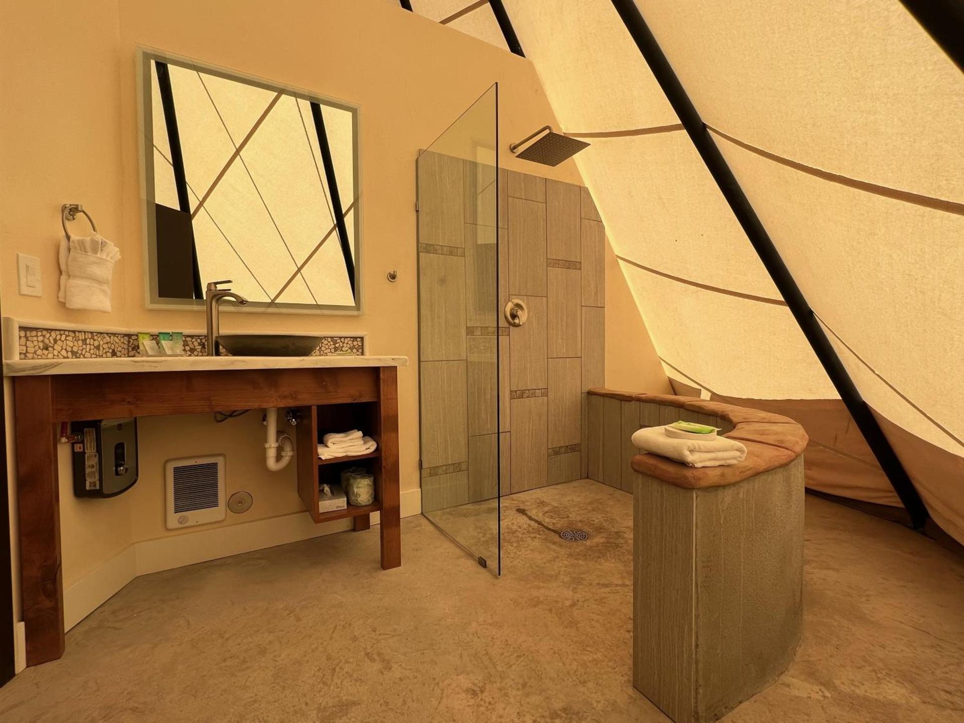 Bluff Dwellings Resort photo 5
