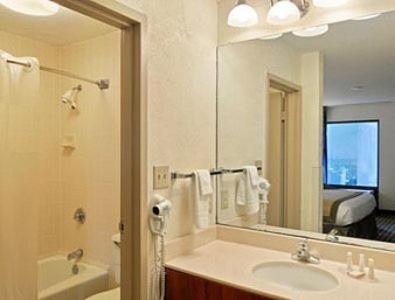 Baymont by Wyndham Macon I-75 photo 24