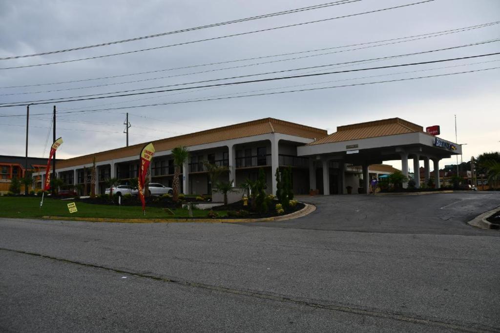 Baymont by Wyndham Macon I-75 photo 7