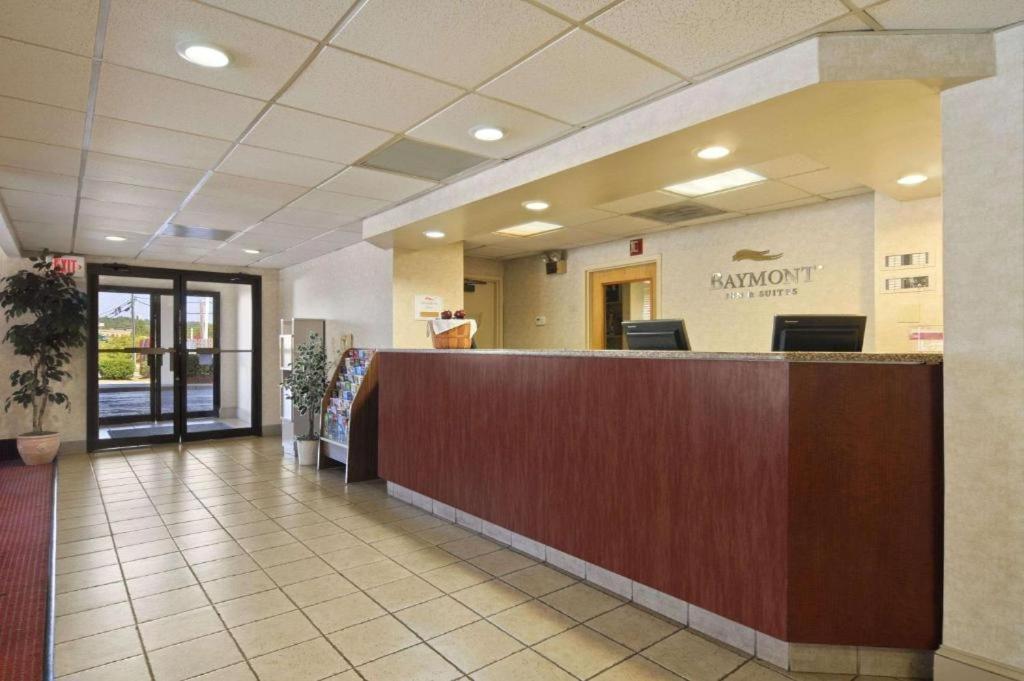 Baymont by Wyndham Macon I-75 photo 12