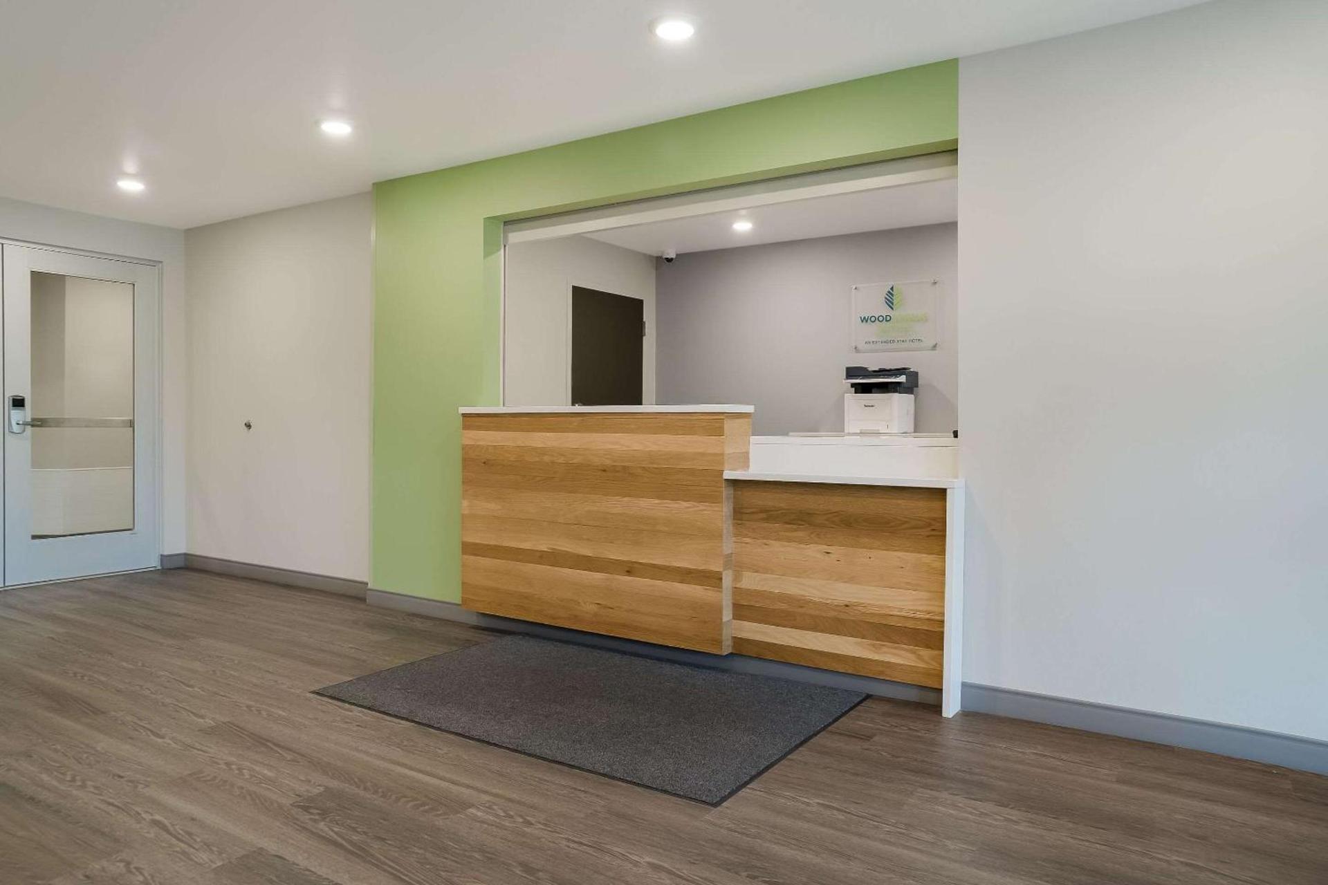 WoodSpring Suites Detroit Sterling Heights photo 2