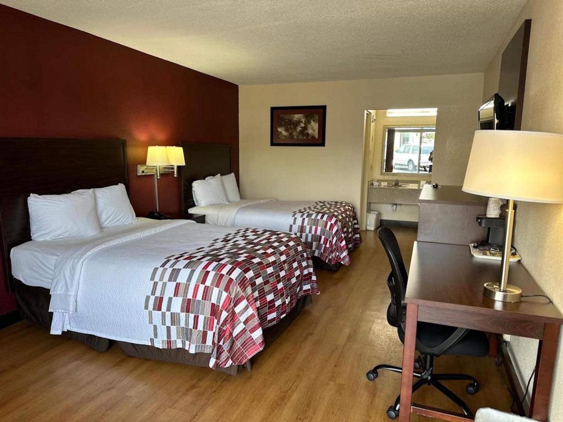 Red Roof Inn Fredericksburg South photo 9