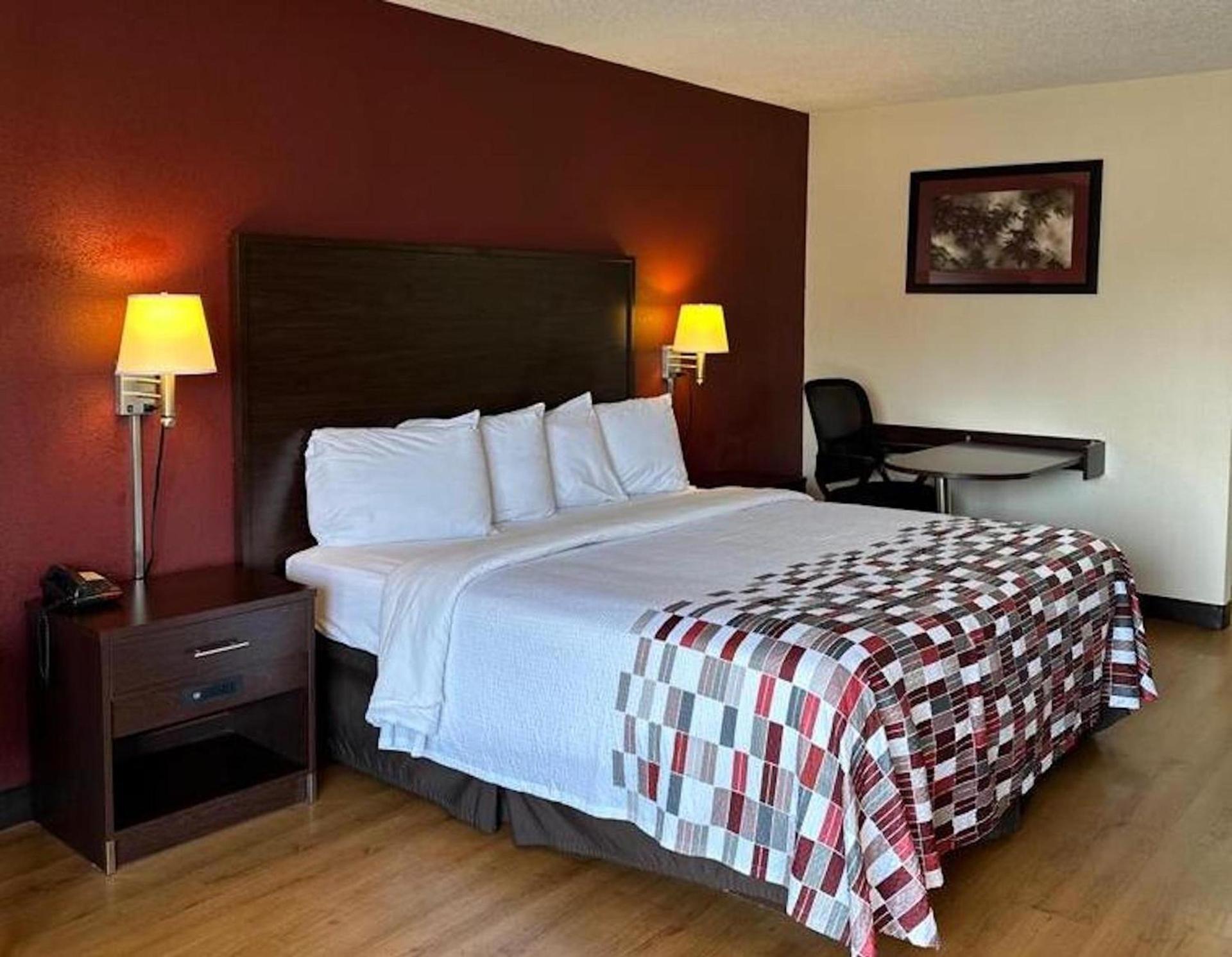 Red Roof Inn Fredericksburg South photo 6