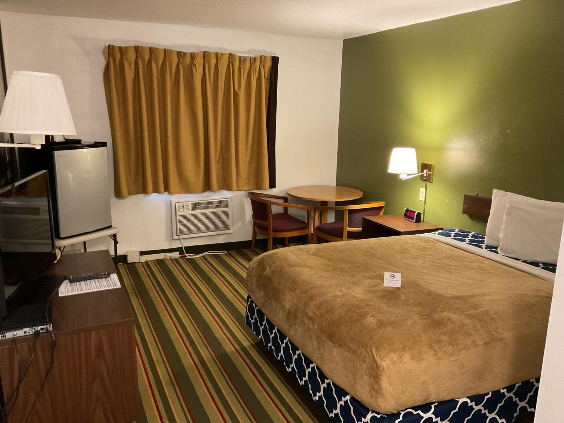 Budget Host Inn photo 14