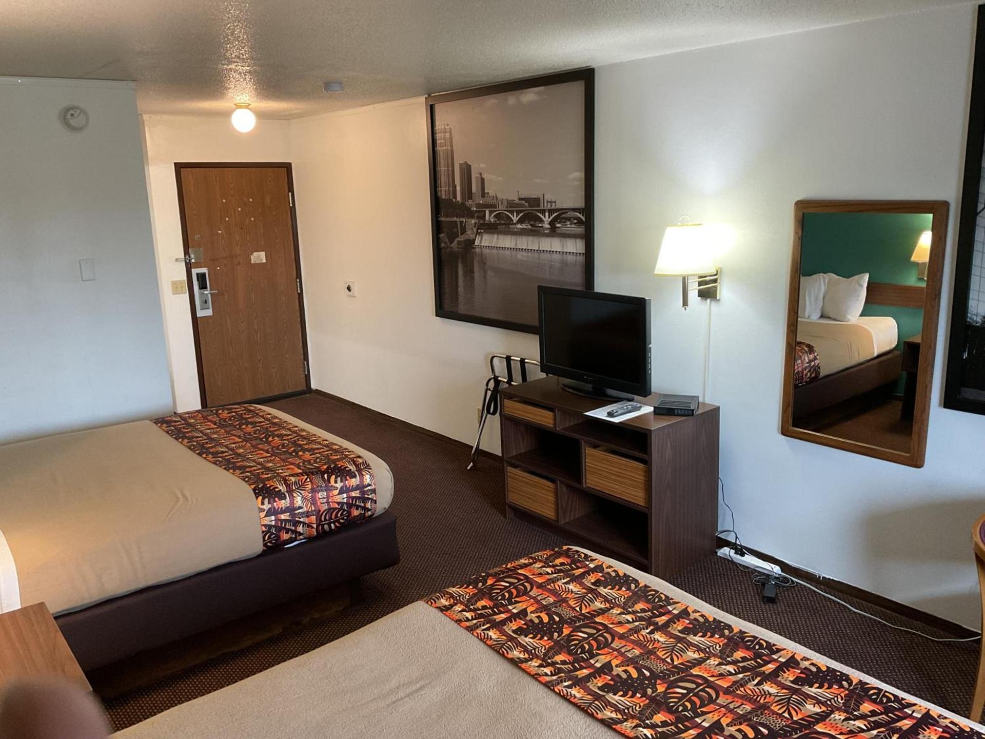Budget Host Inn photo 18