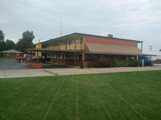 Big Bend Traveler's Inn photo 4
