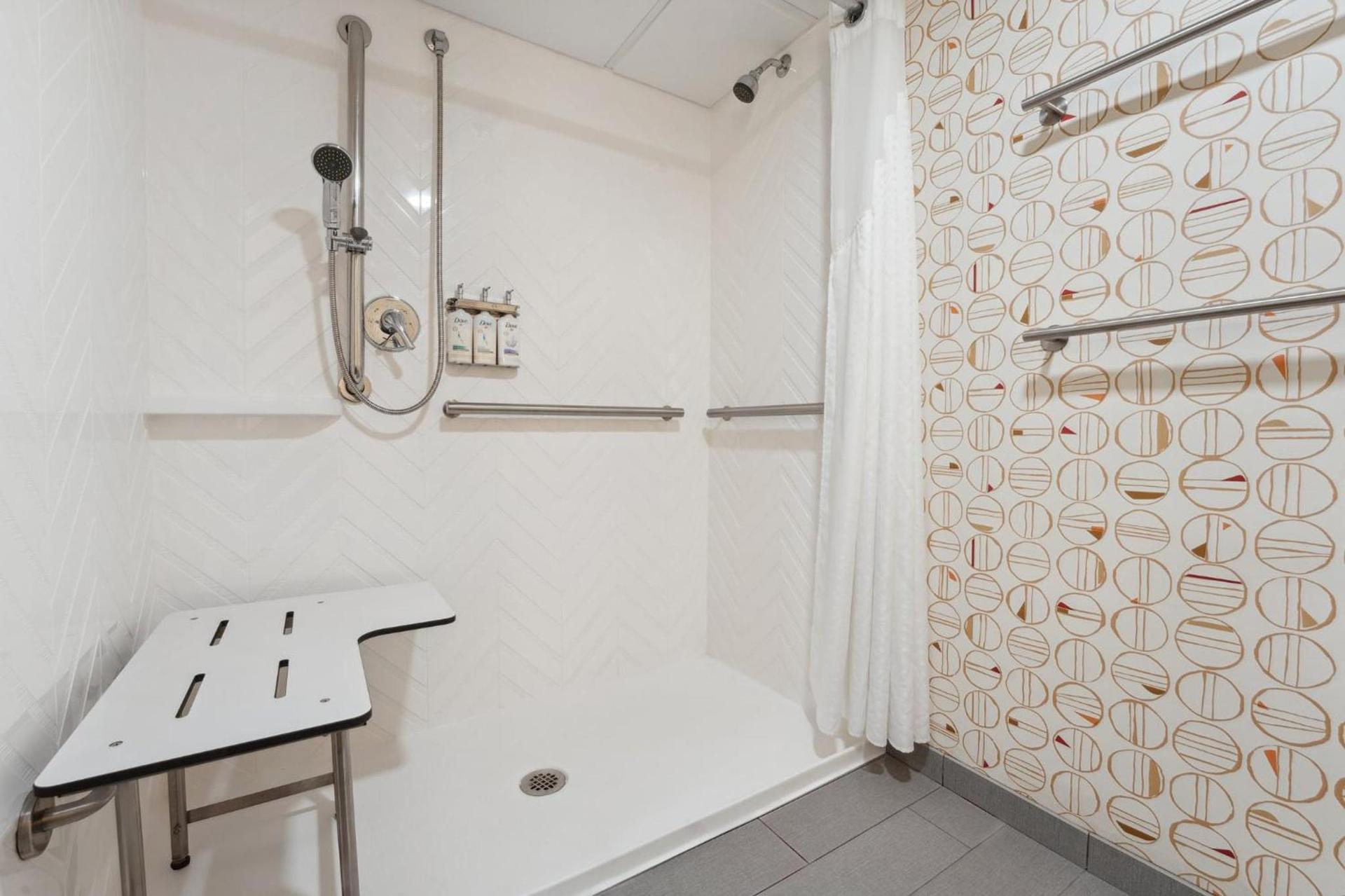 Holiday Inn Portsmouth by IHG photo 49