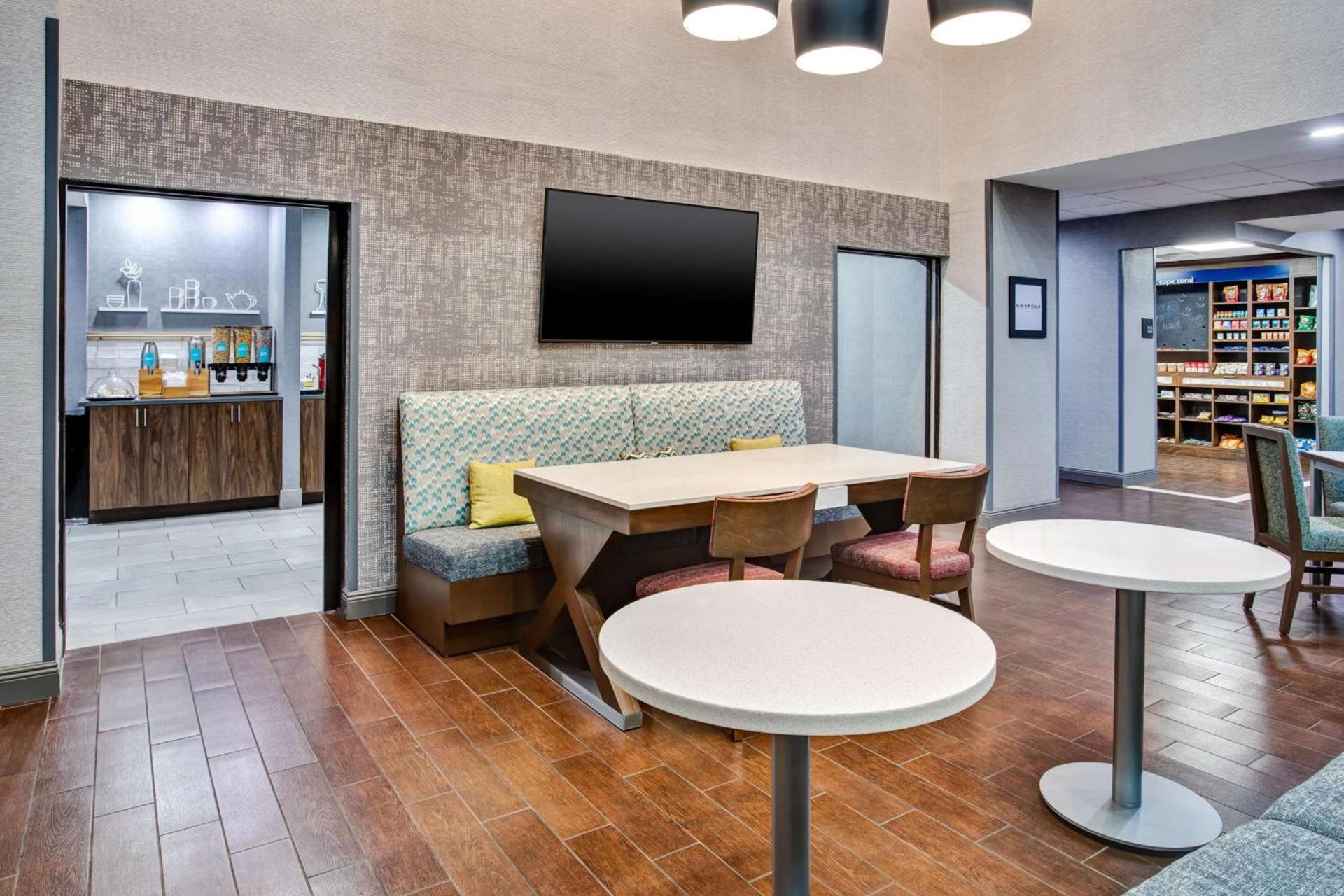 Hampton Inn & Suites Cape Coral / Fort Myers photo 5