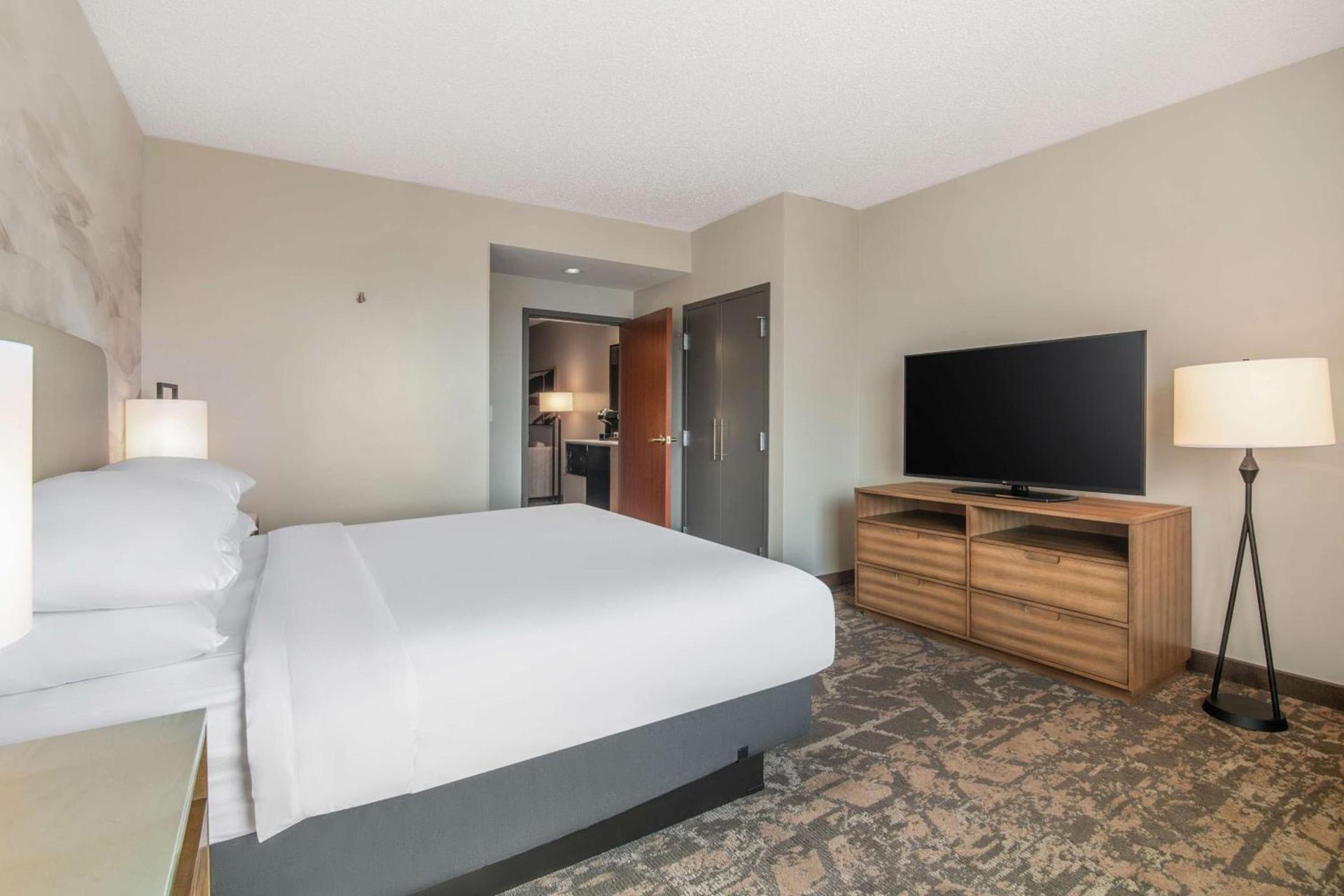 Embassy Suites by Hilton Albuquerque photo 34