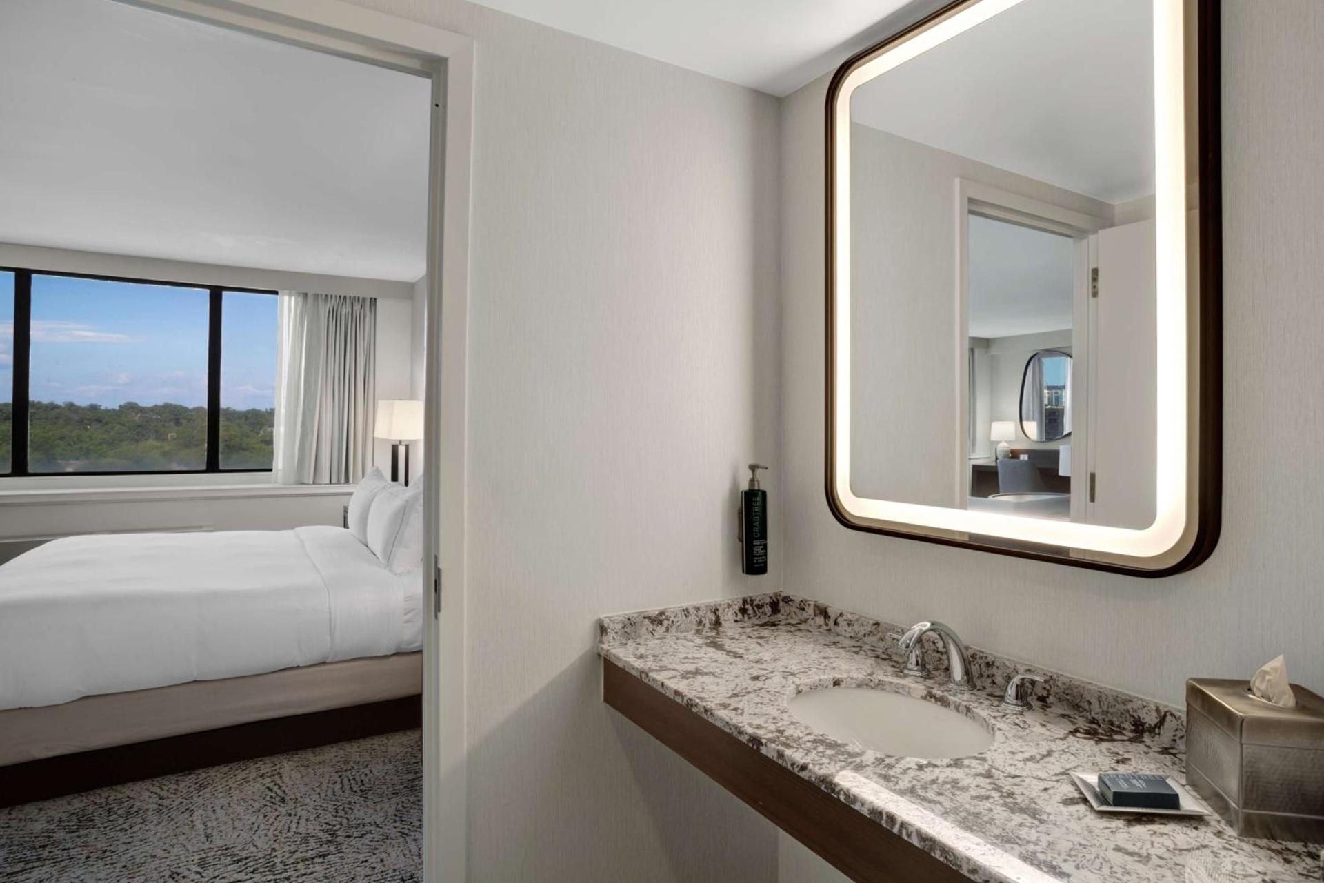 Hilton Arlington National Landing photo 41