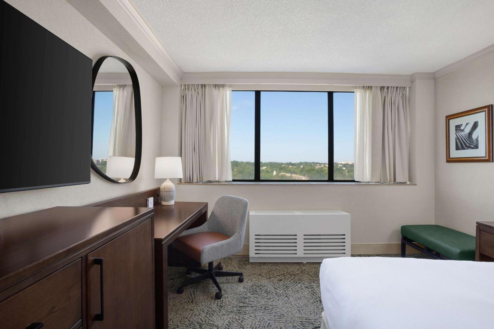 Hilton Arlington National Landing photo 56