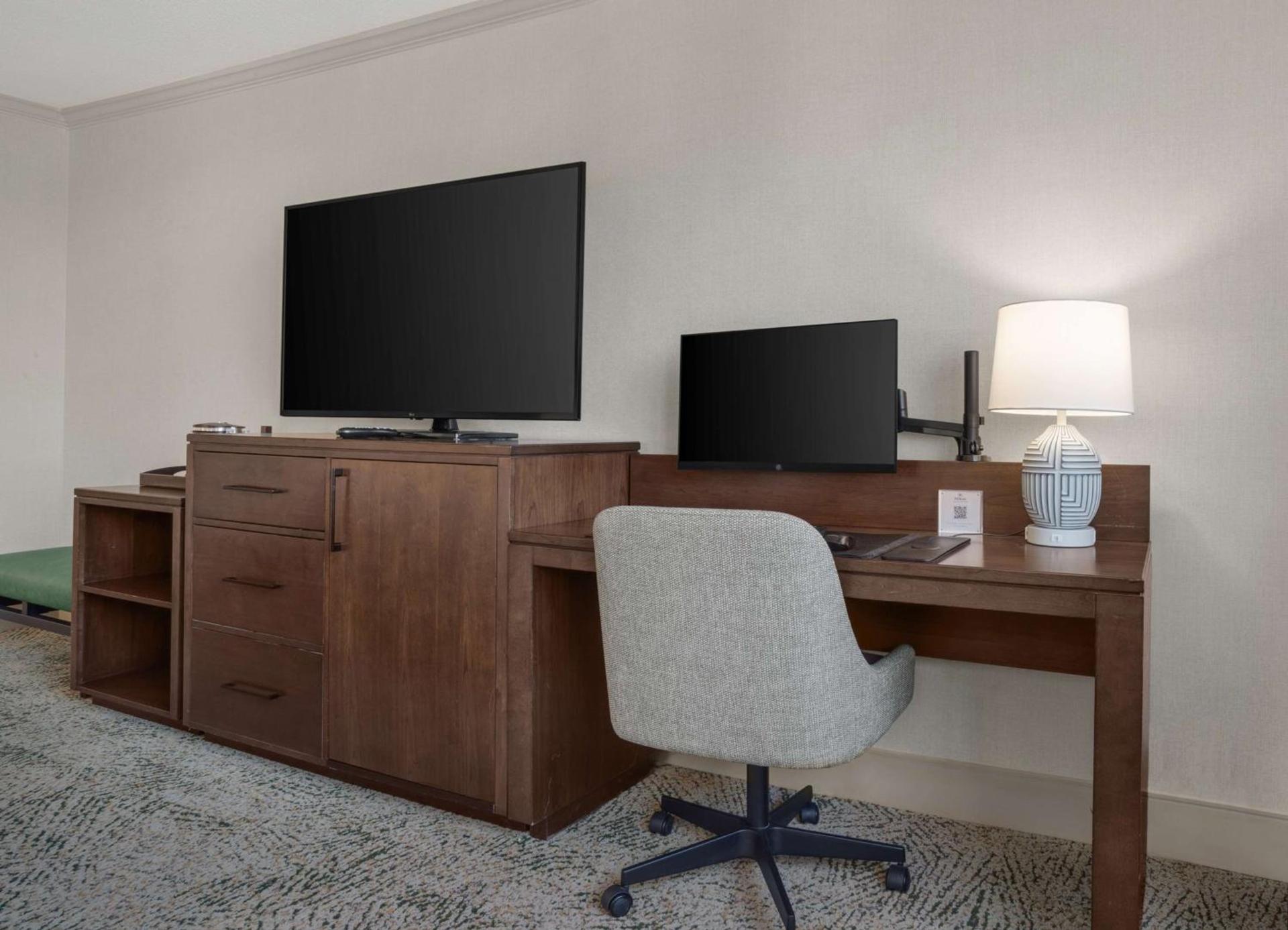 Hilton Arlington National Landing photo 58