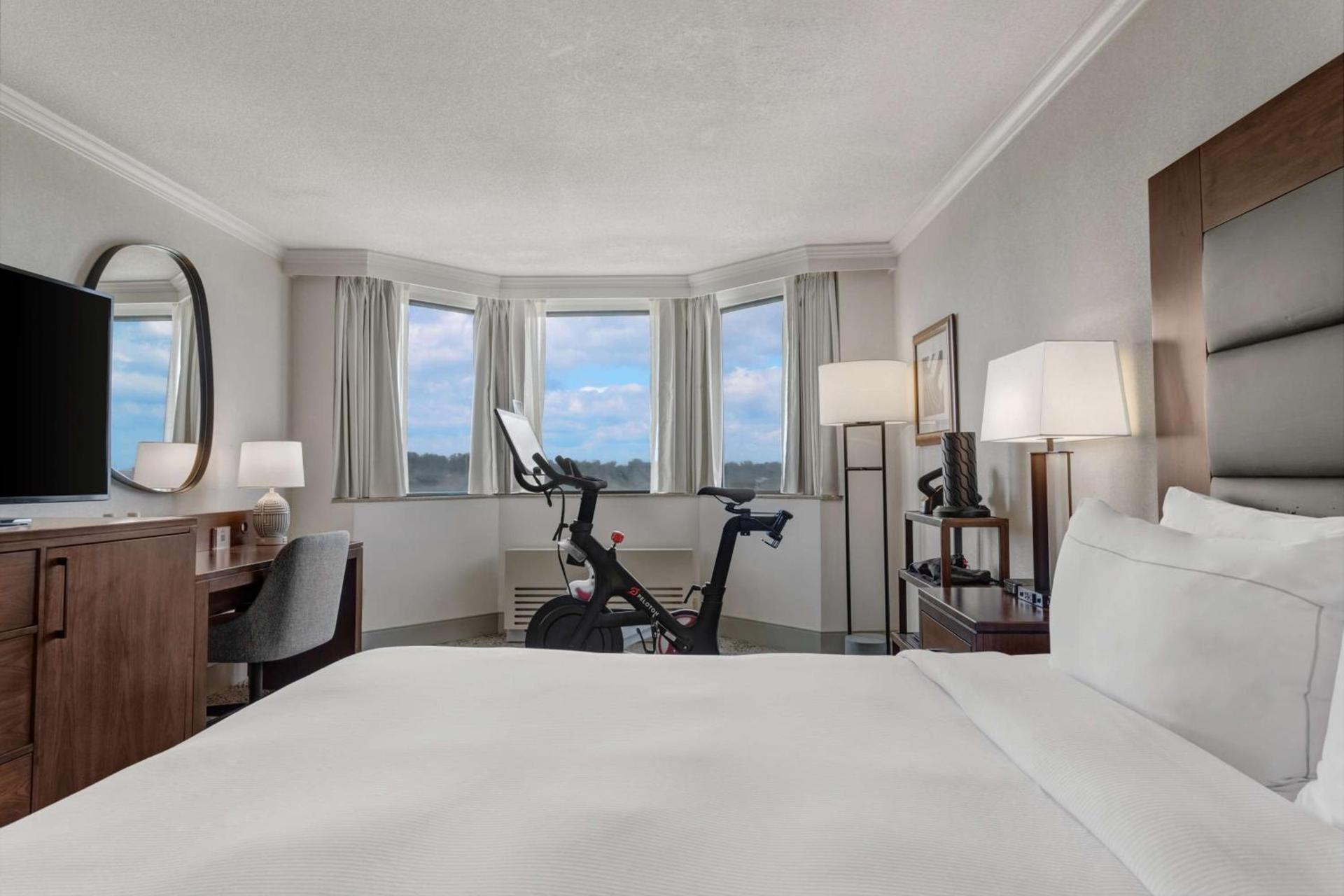 Hilton Arlington National Landing photo 81