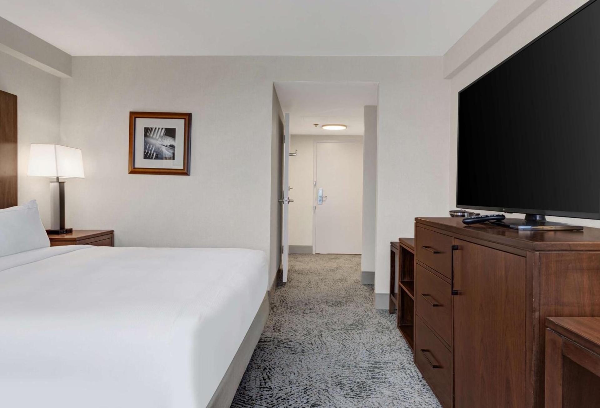 Hilton Arlington National Landing photo 85