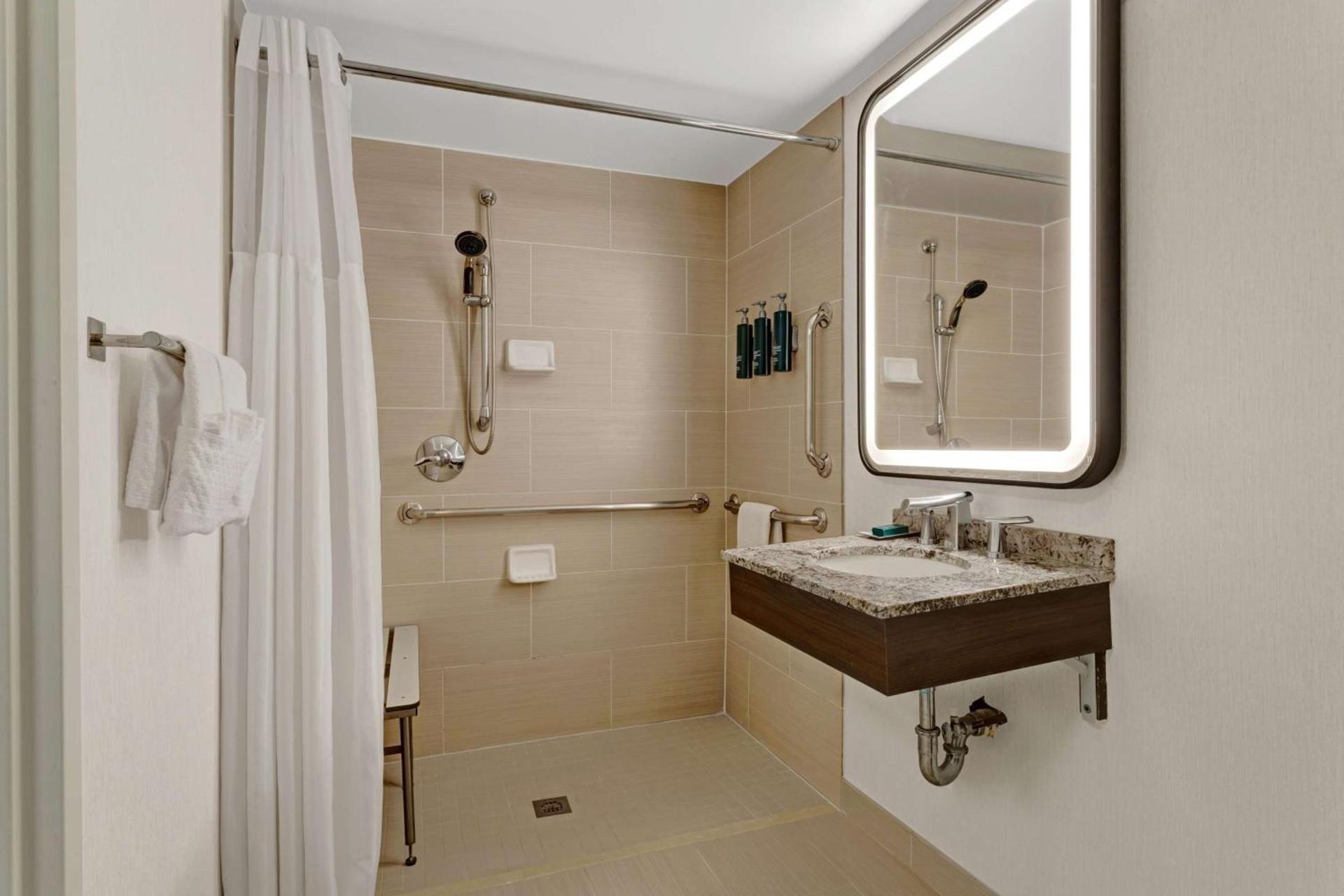 Hilton Arlington National Landing photo 90
