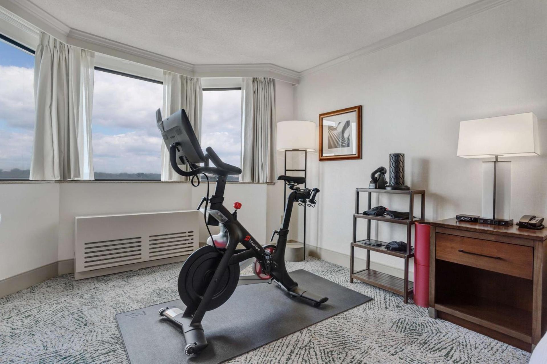Hilton Arlington National Landing photo 9