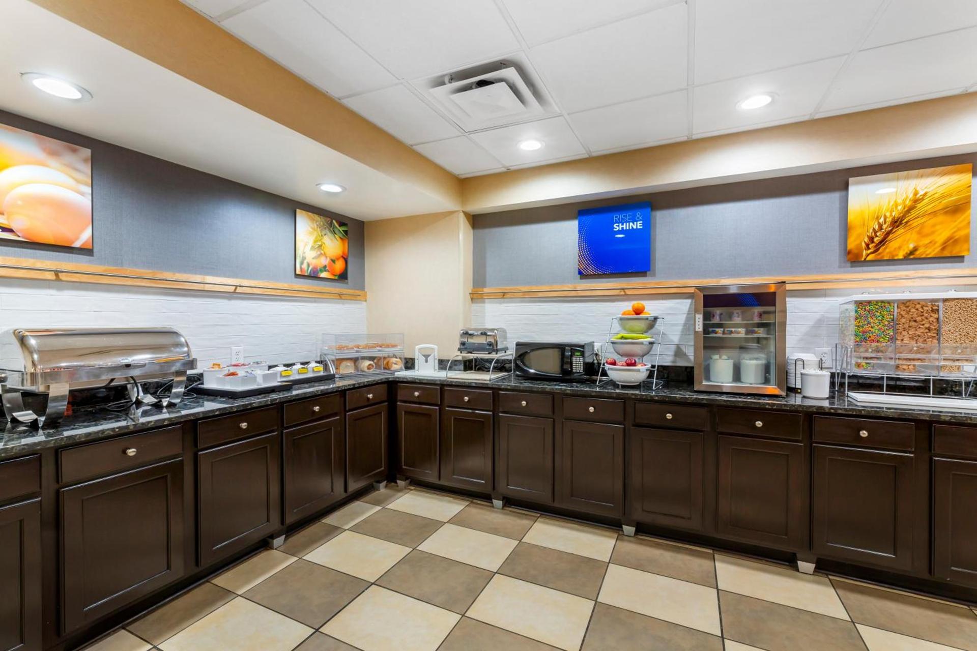 Comfort Inn, Cleveland South - Richfield photo 11