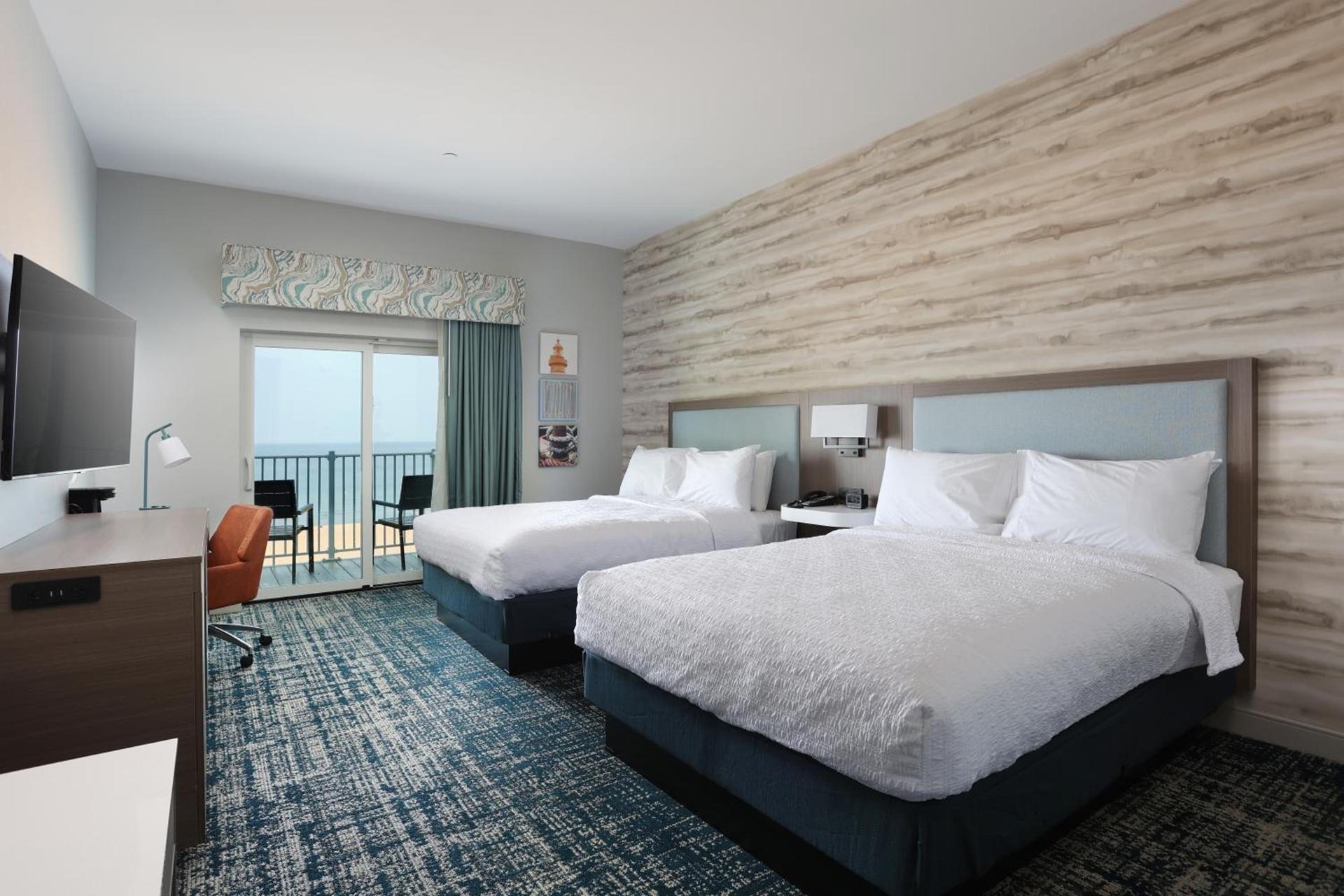 Hampton Inn & Suites Manistee, Mi photo 42