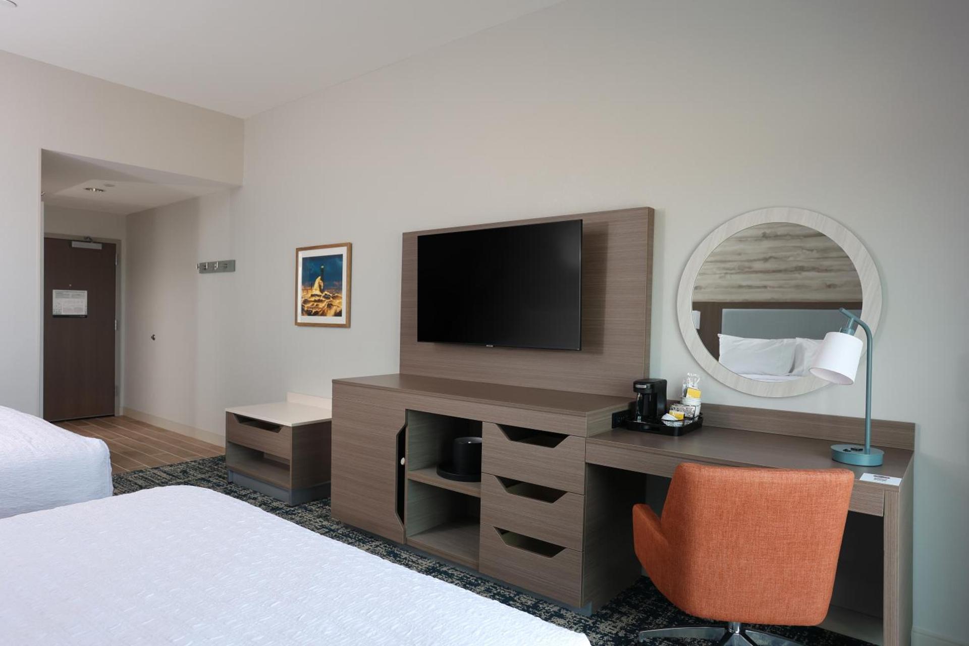 Hampton Inn & Suites Manistee, Mi photo 43