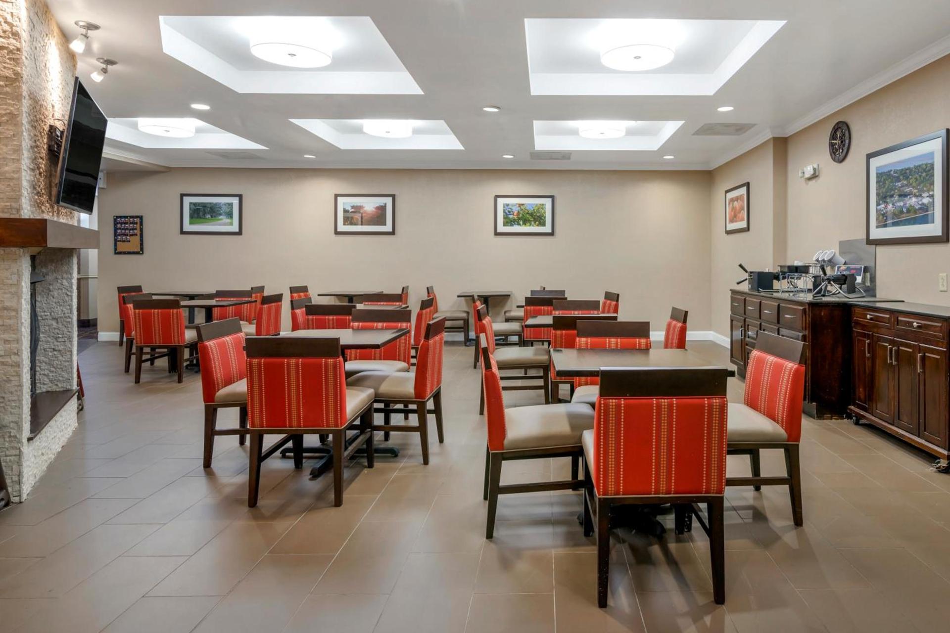 Comfort Suites near MCAS Beaufort photo 18