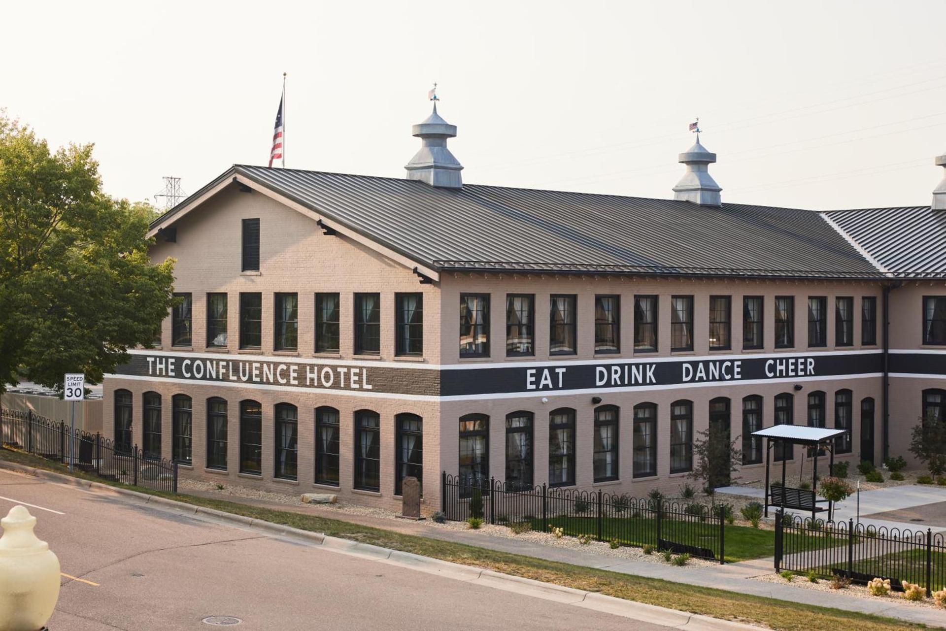 The Confluence Hotel photo 21