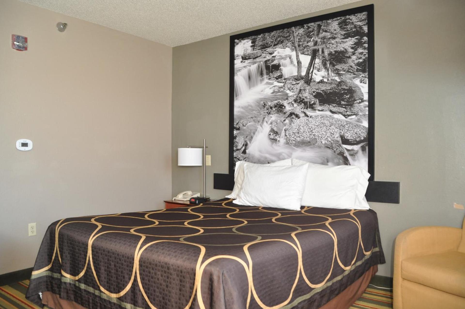 Super 8 by Wyndham Clearfield photo 95