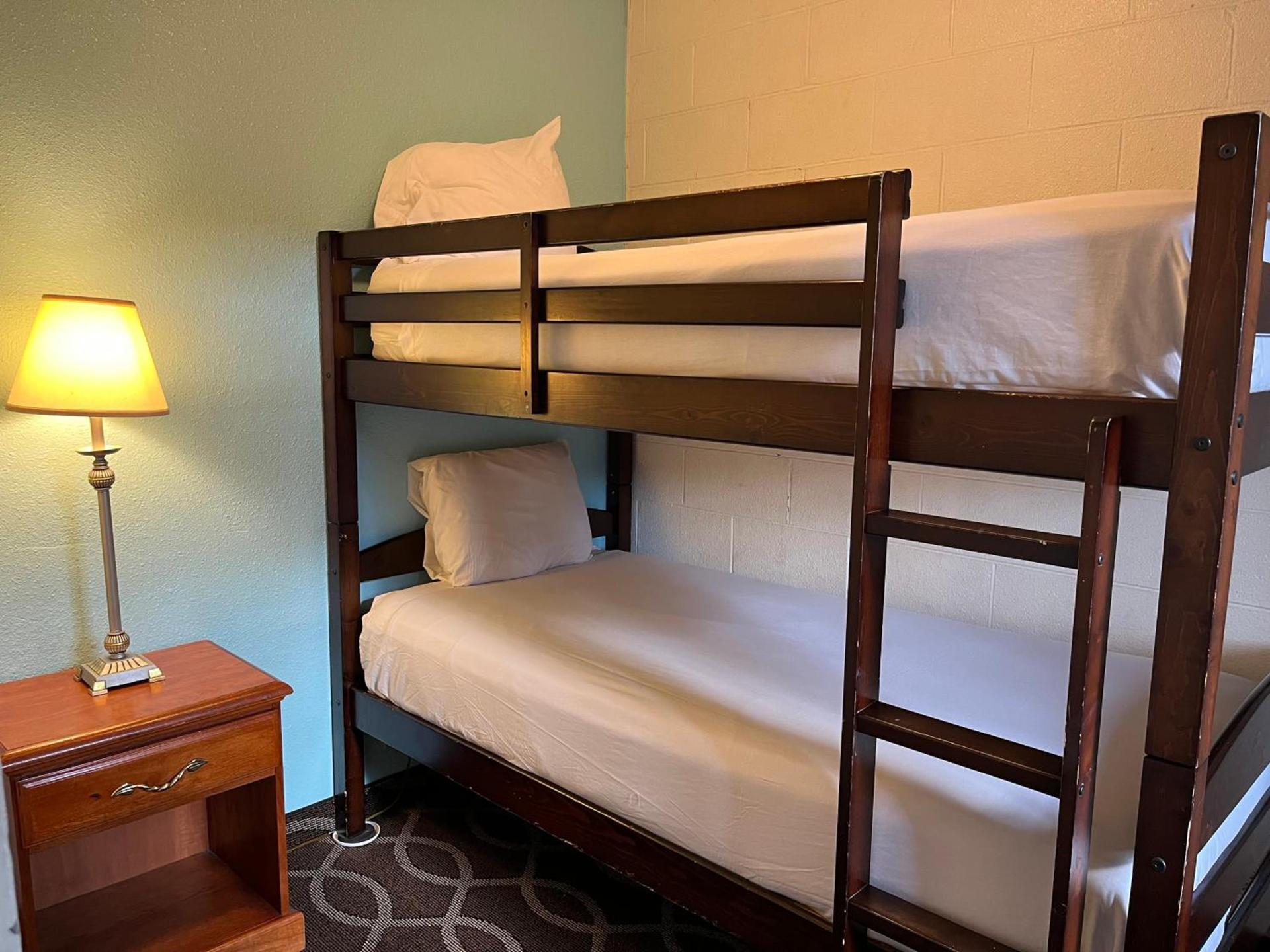 Americas Best Value Inn - Pendleton photo 35
