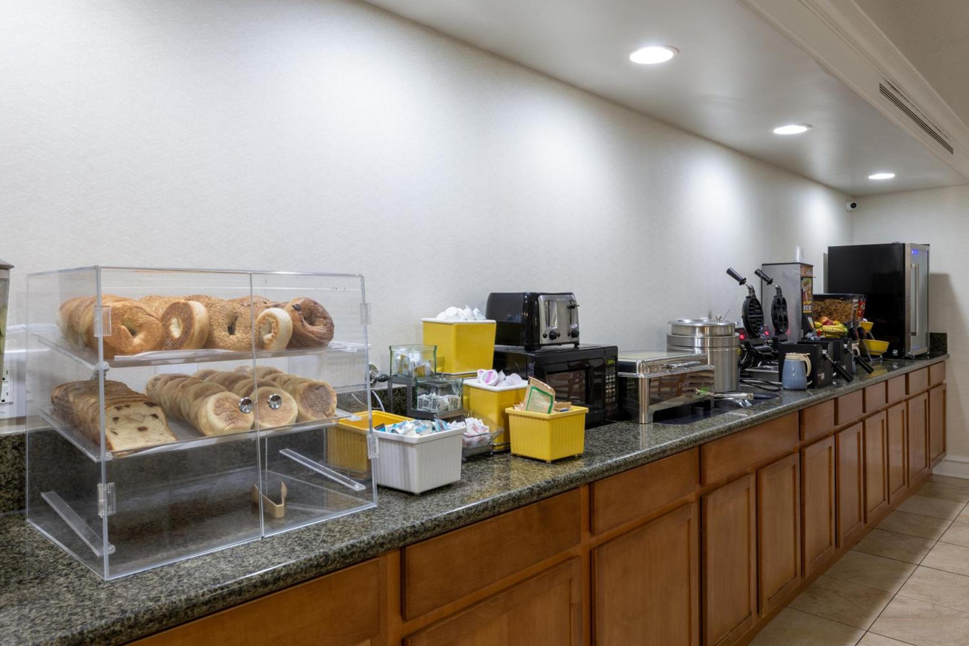 Days Inn by Wyndham Casper photo 38