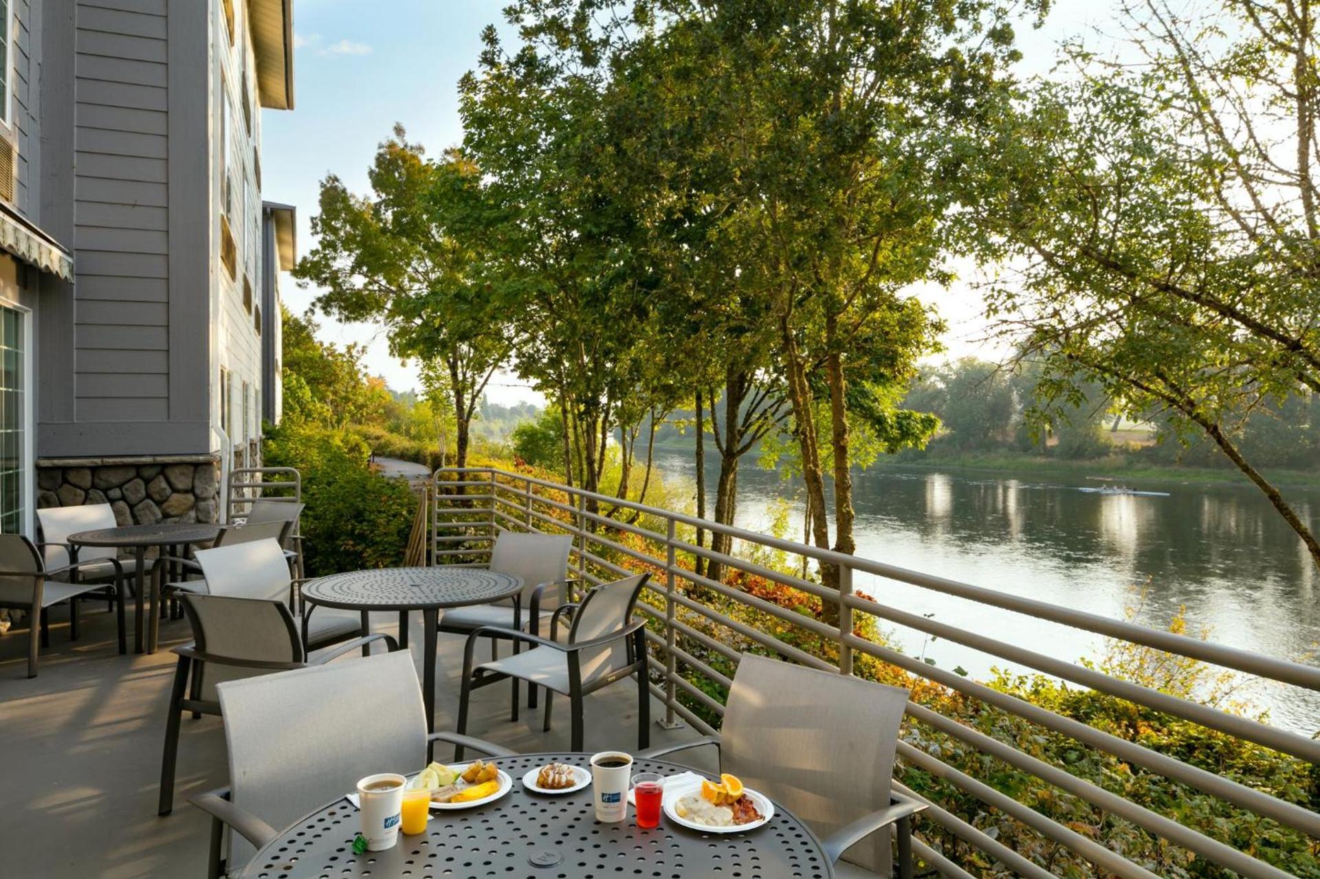 Holiday Inn Express Corvallis-On the River by IHG photo 41