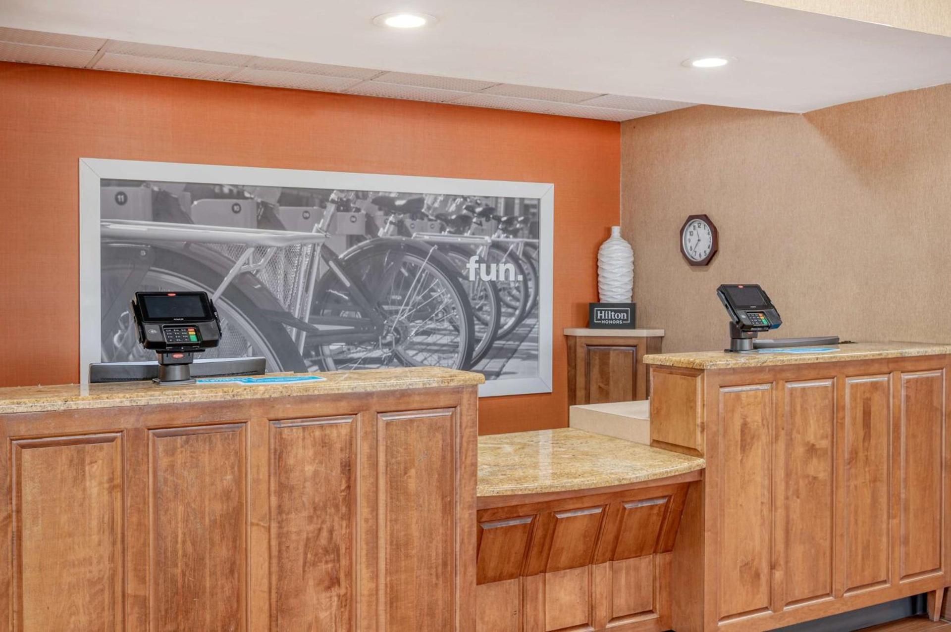Hampton Inn St. Louis/Collinsville photo 9