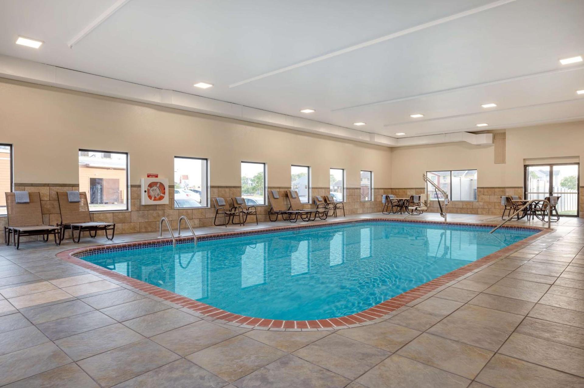 Hampton Inn St. Louis/Collinsville photo 10