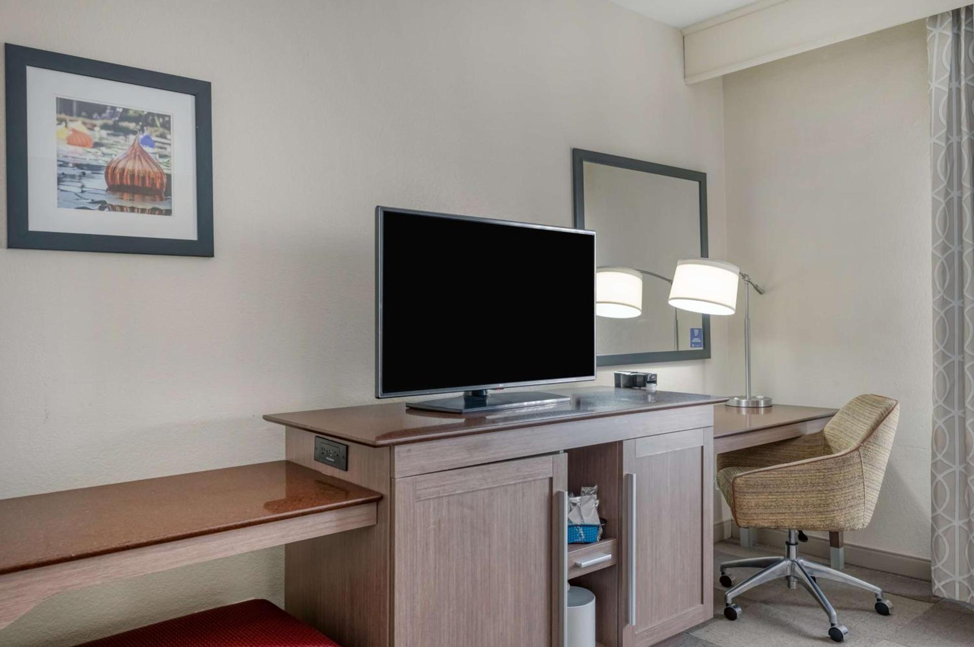 Hampton Inn St. Louis/Collinsville photo 30