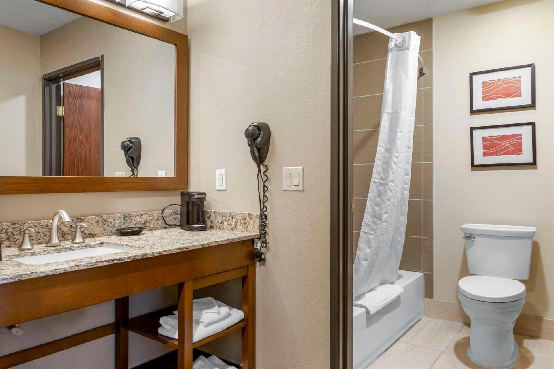 Comfort Inn Sault Ste Marie MI photo 29