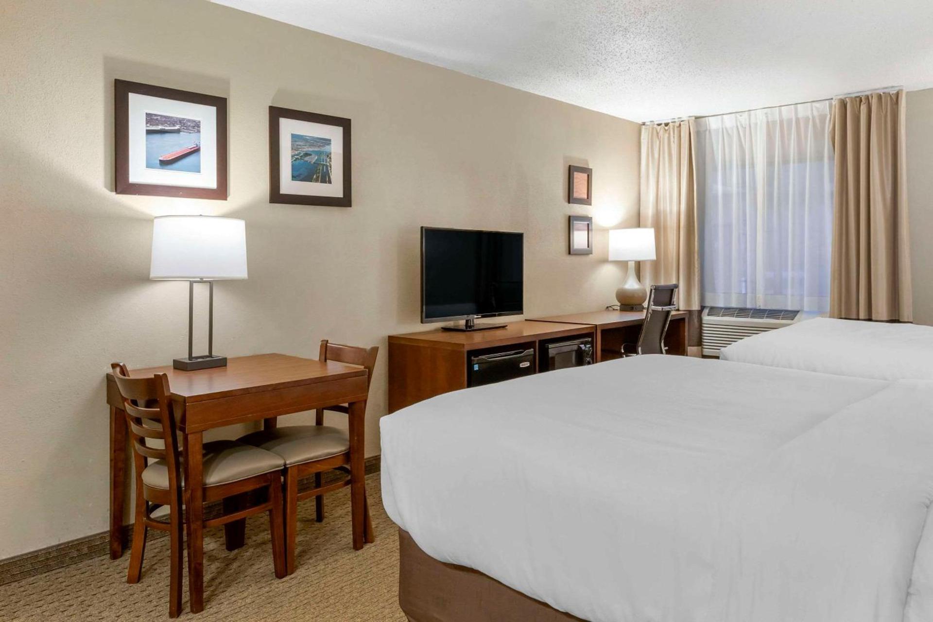 Comfort Inn Sault Ste Marie MI photo 32