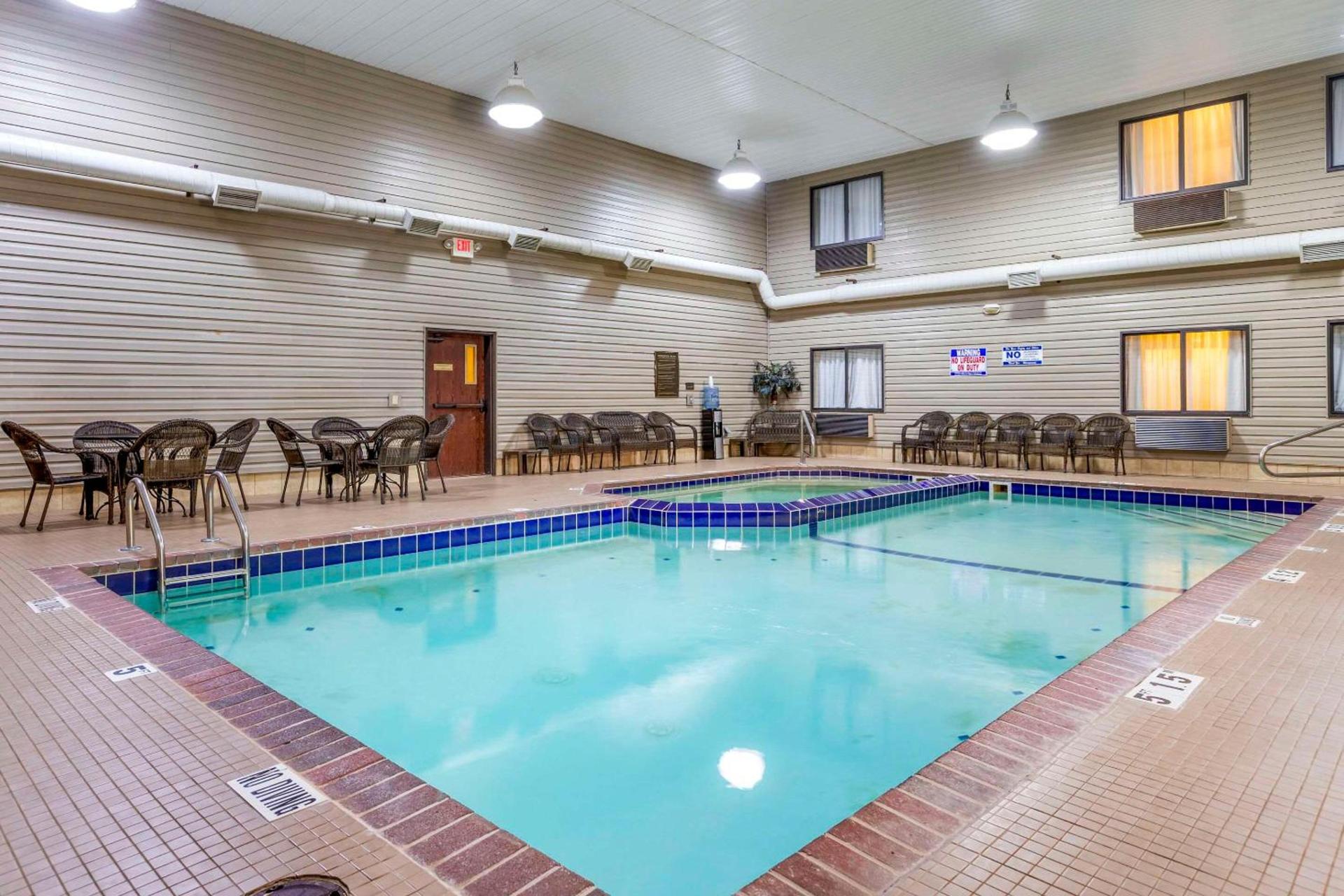 Comfort Inn Sault Ste Marie MI photo 38