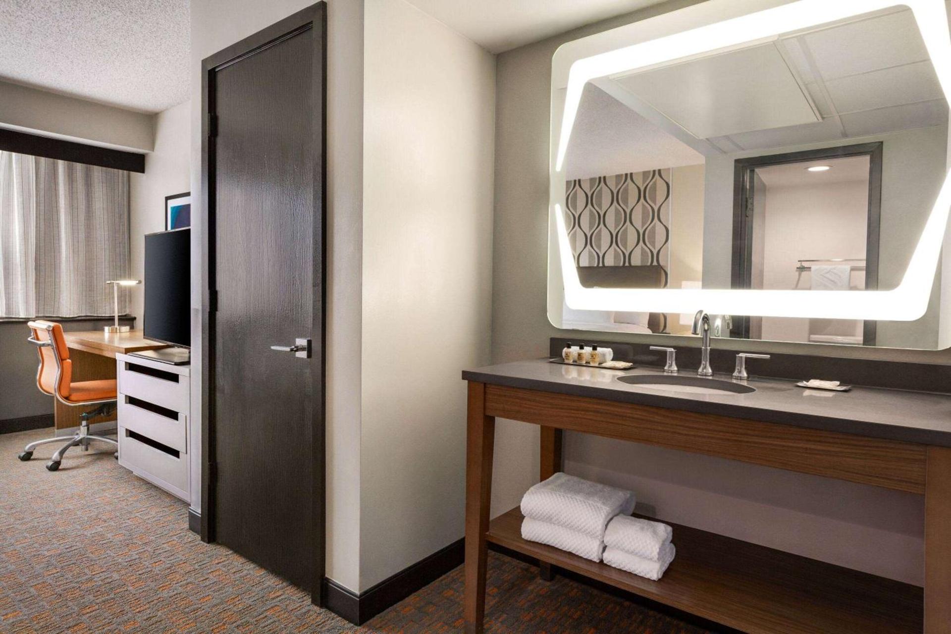 Wyndham Fort Smith City Center photo 25