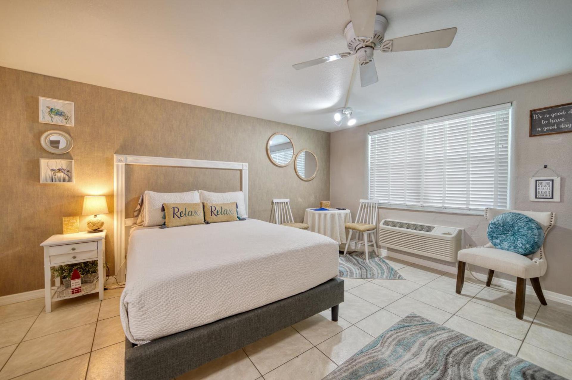 Camelot Beach Suites photo 20