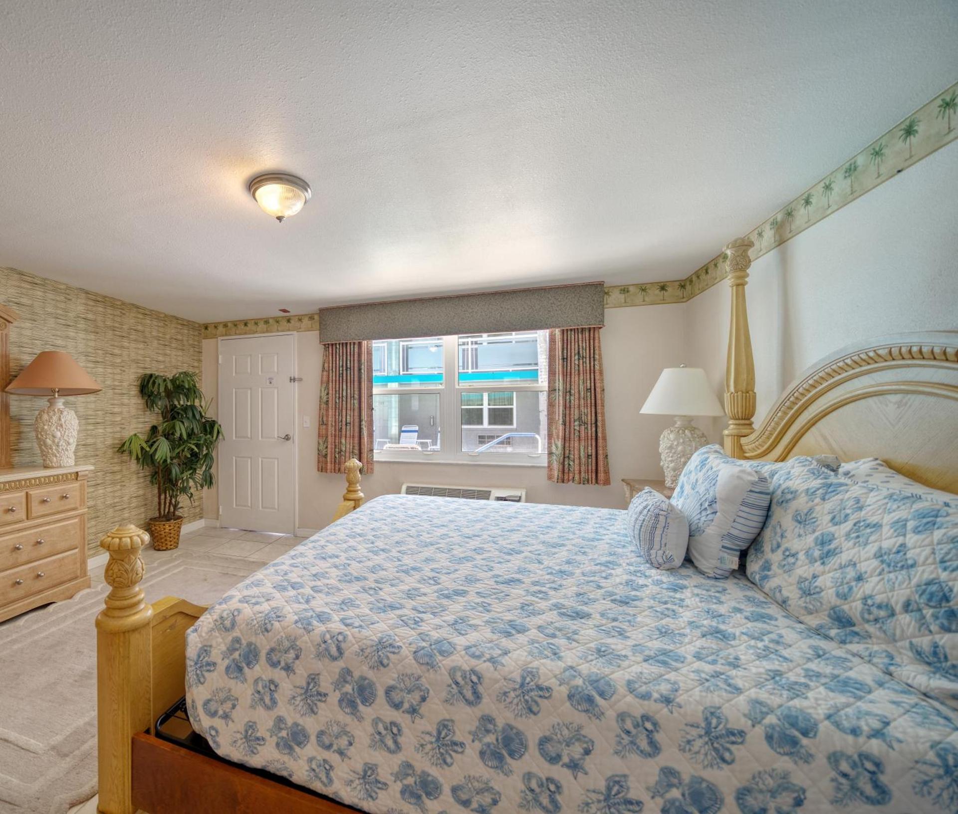 Camelot Beach Suites photo 18