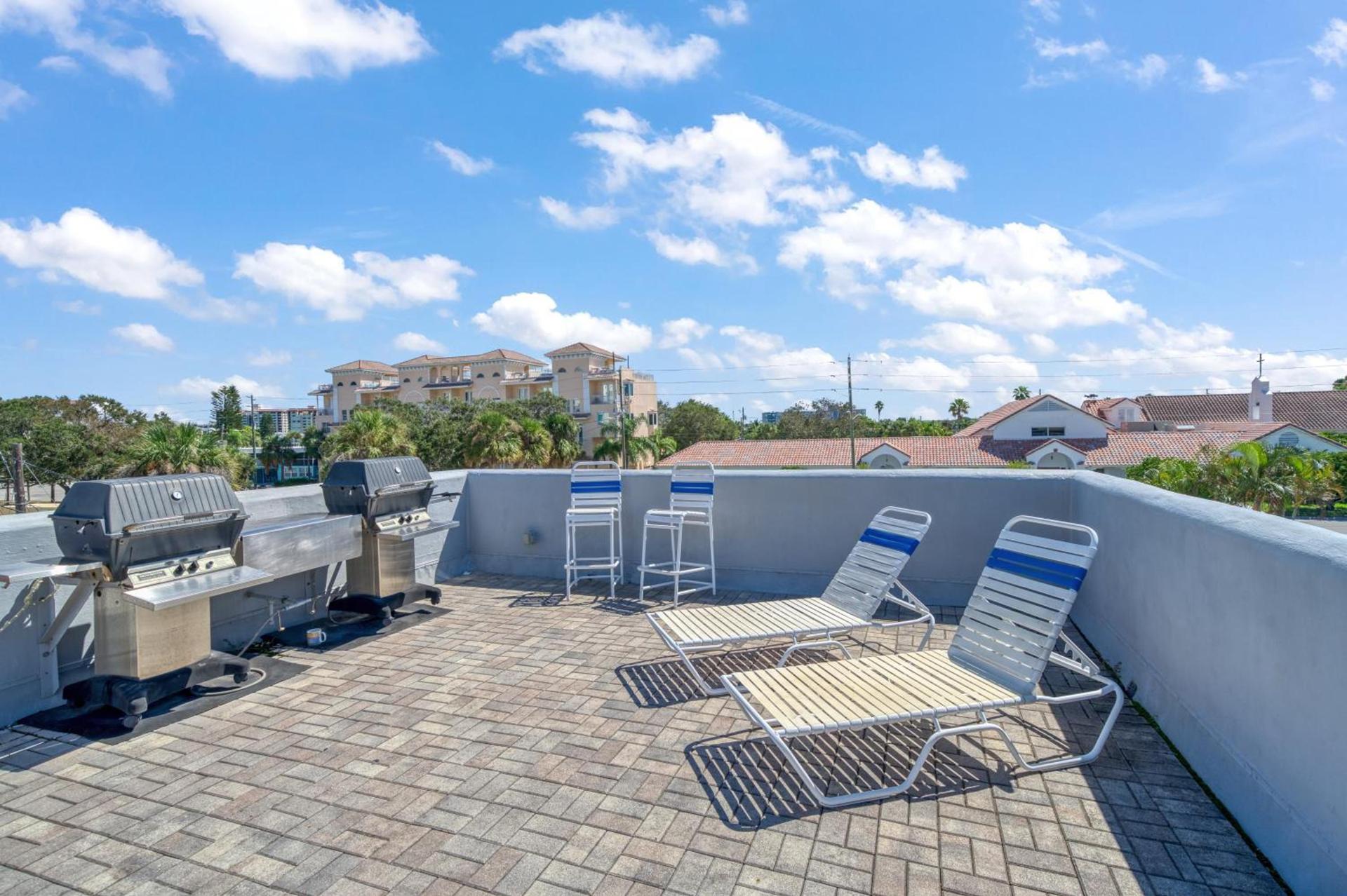 Camelot Beach Suites photo 5