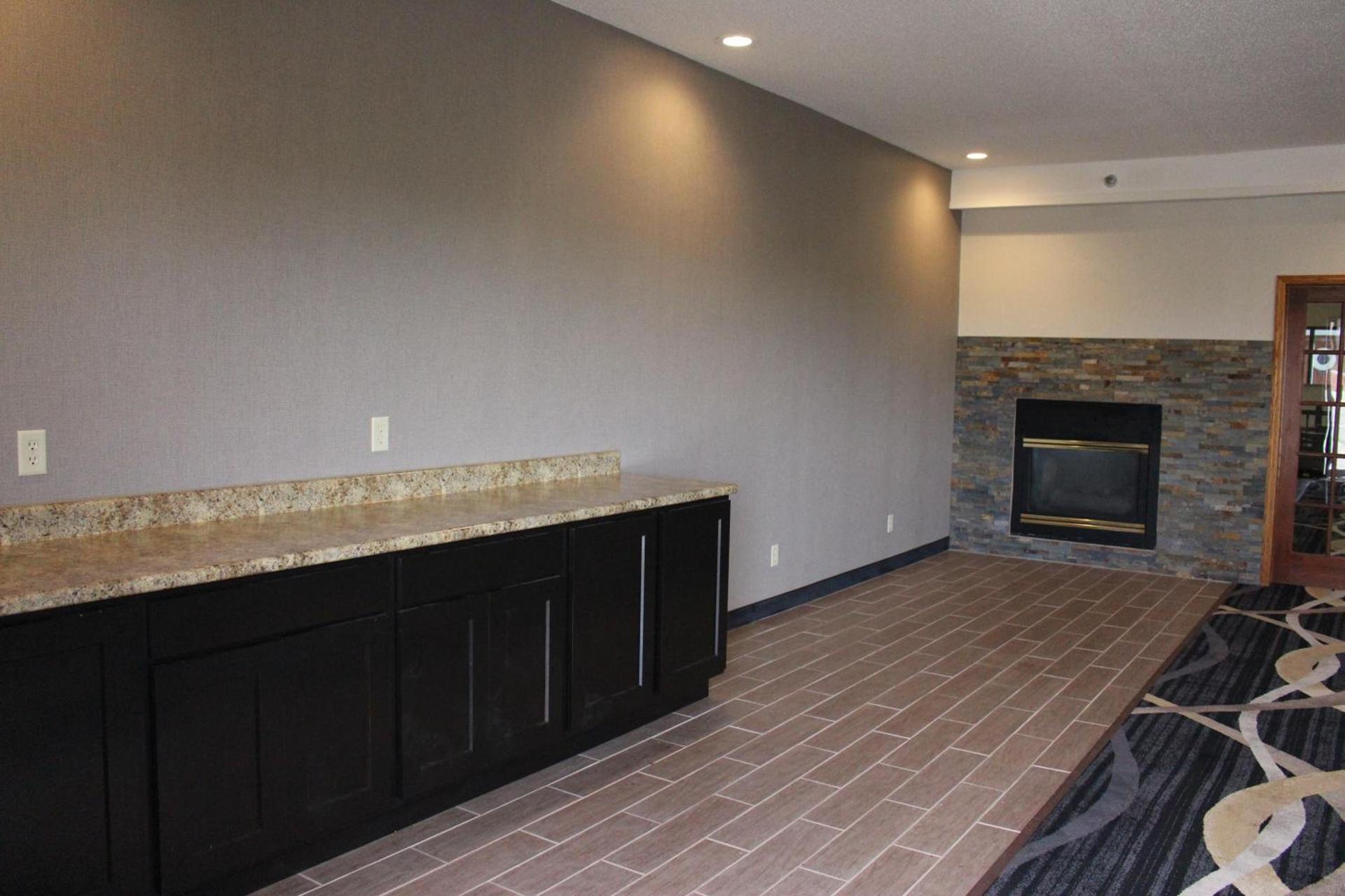 Days Inn by Wyndham Watertown photo 25