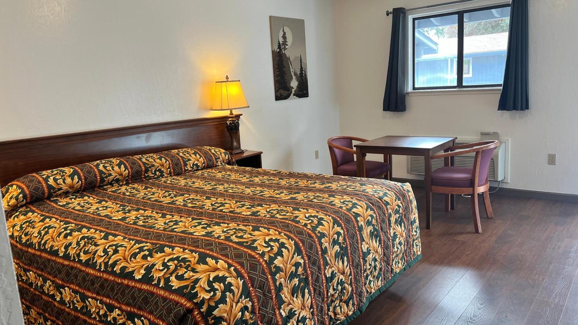 Pine Cone Motel photo 20