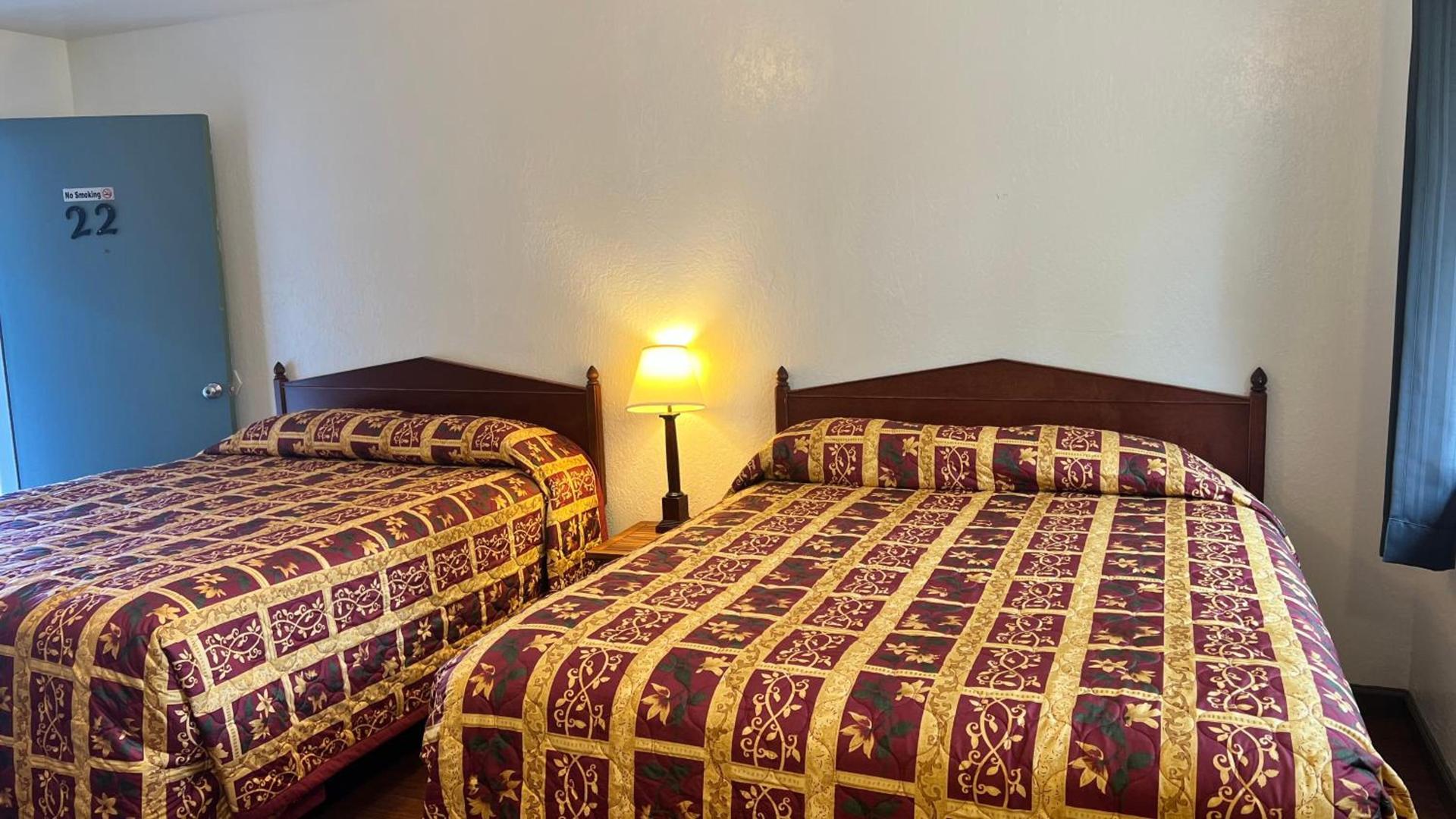 Pine Cone Motel photo 3