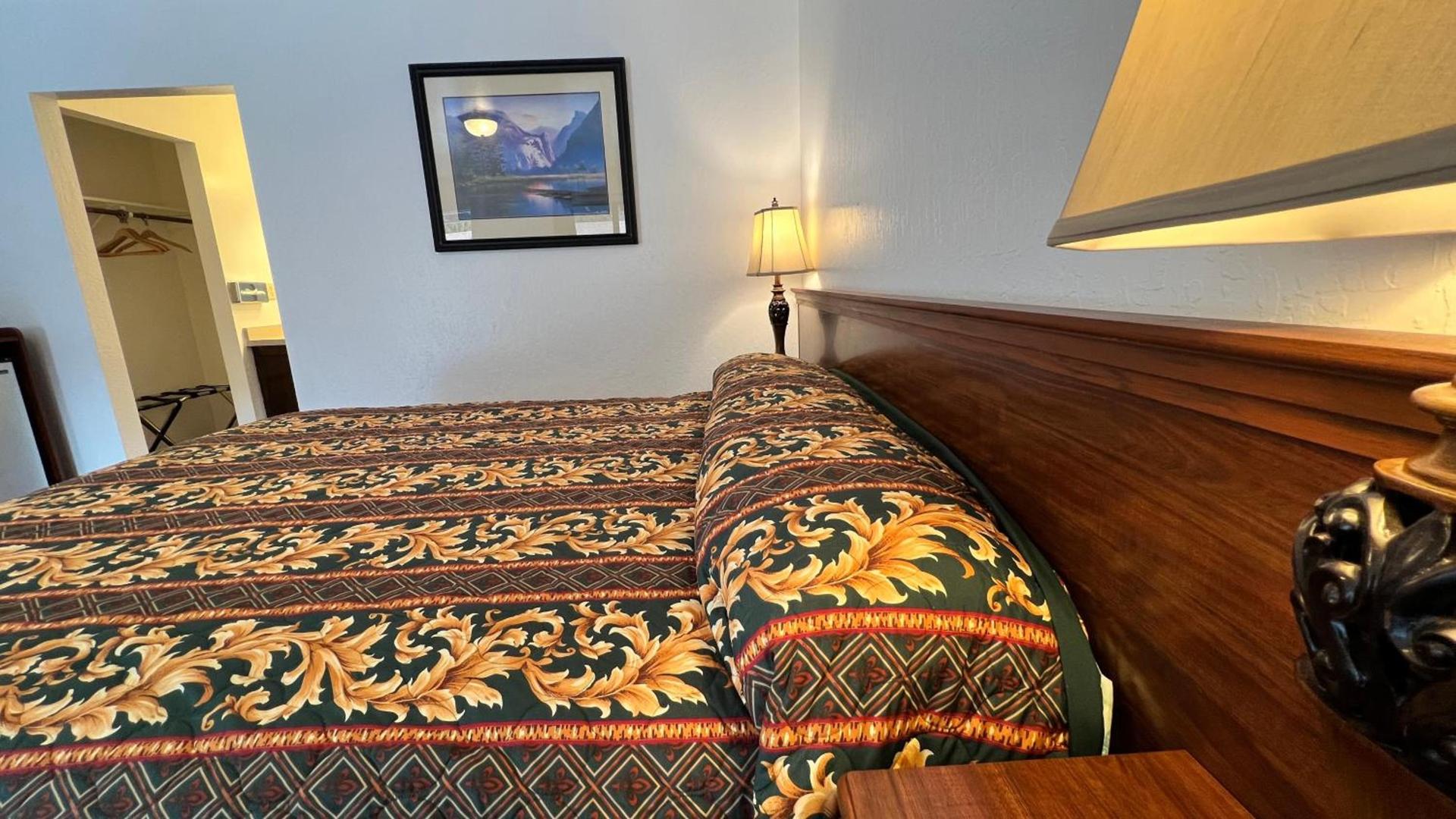 Pine Cone Motel photo 10