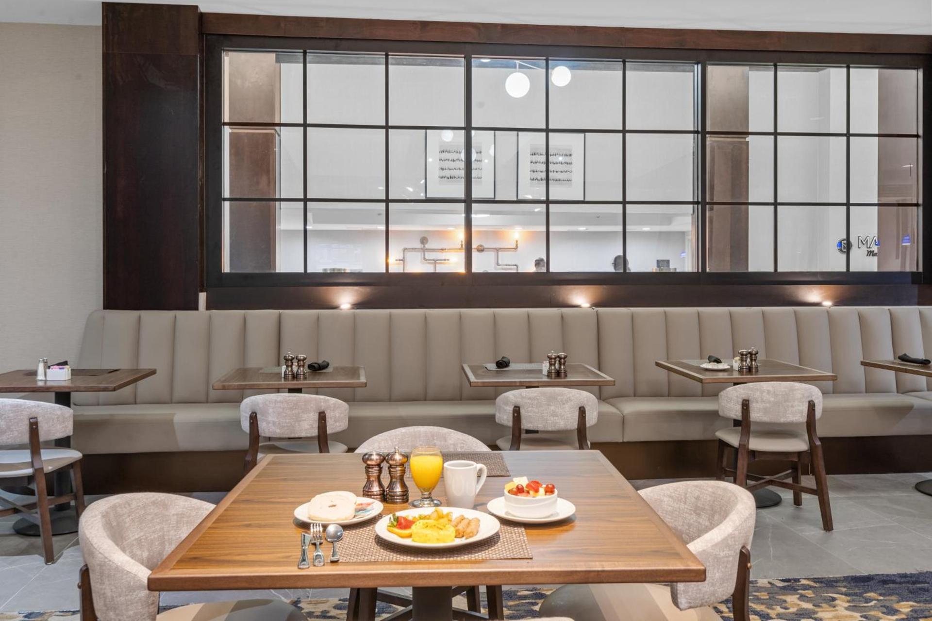 DoubleTree by Hilton South Charlotte Tyvola photo 27
